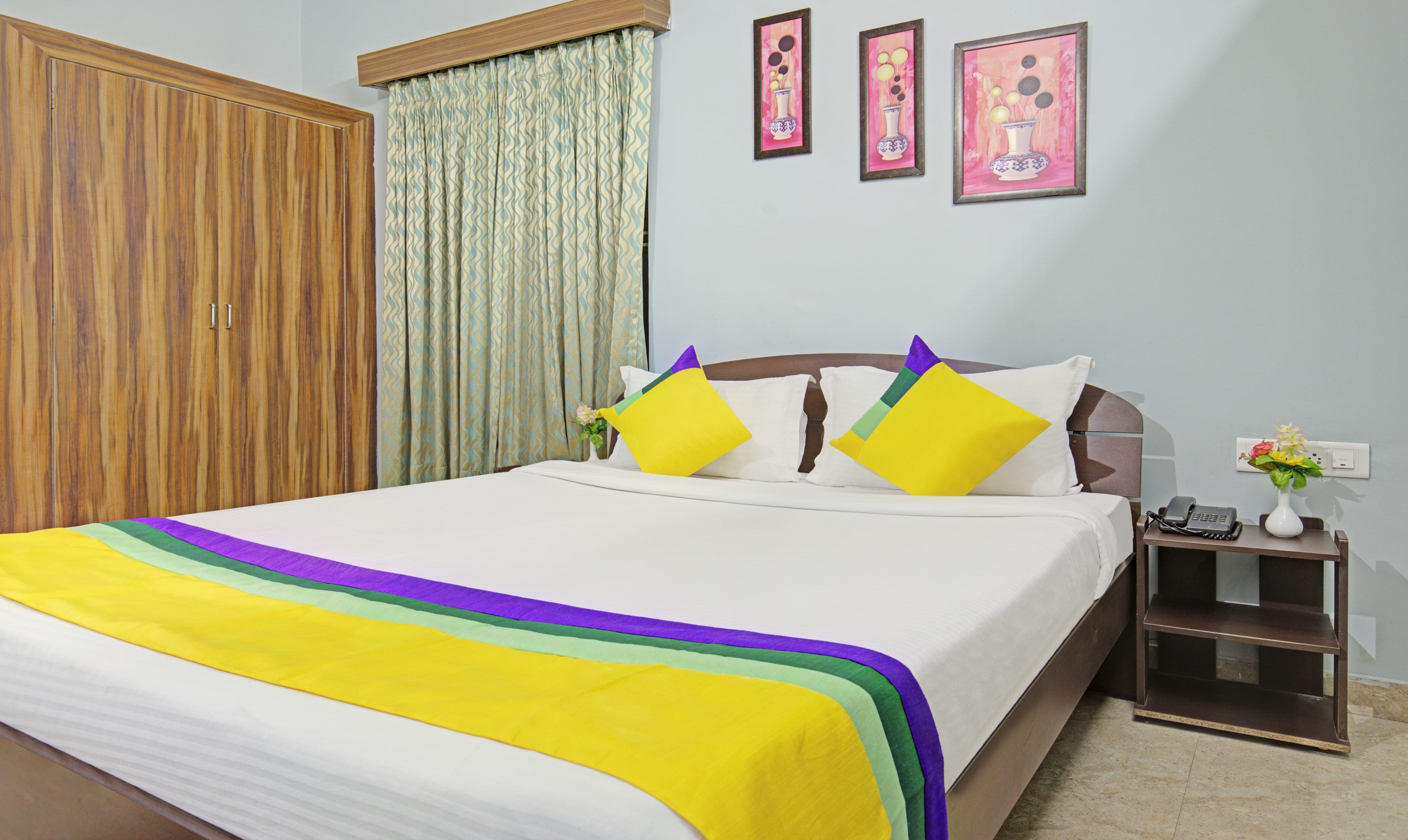 Standard room in Itsy Hotels Sidhartha Residency in undefined. Has everything you need