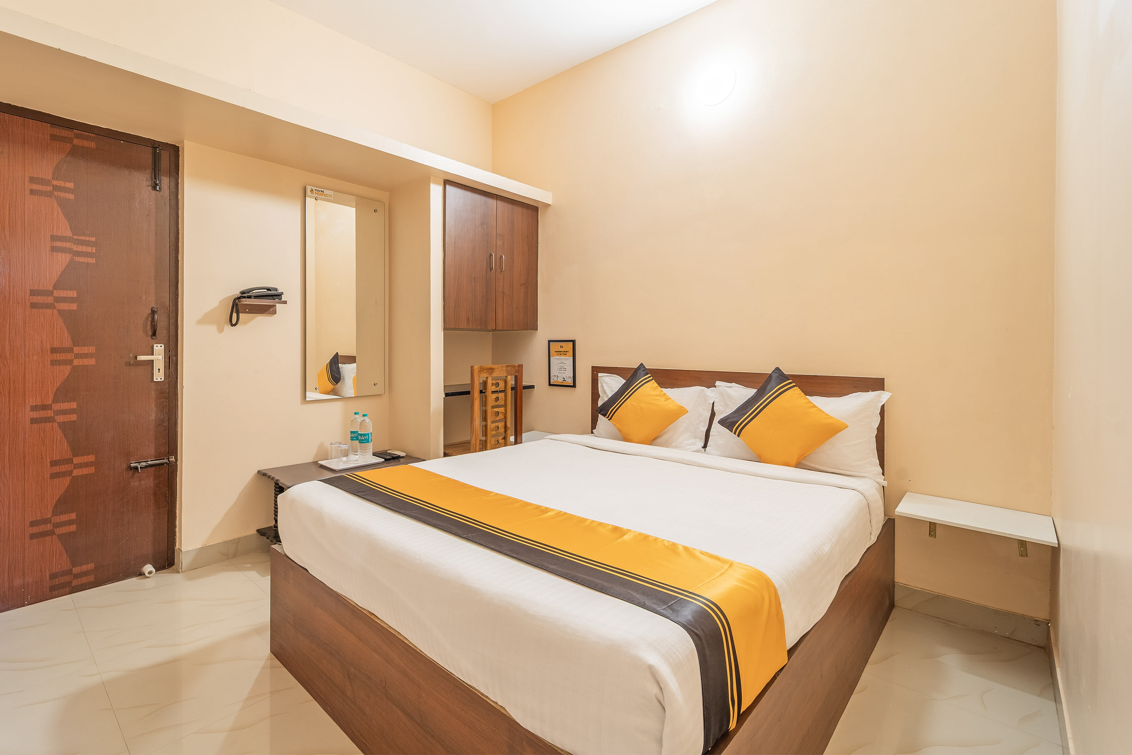 Solo room in Itsy Hotels Everest Grand in undefined. 