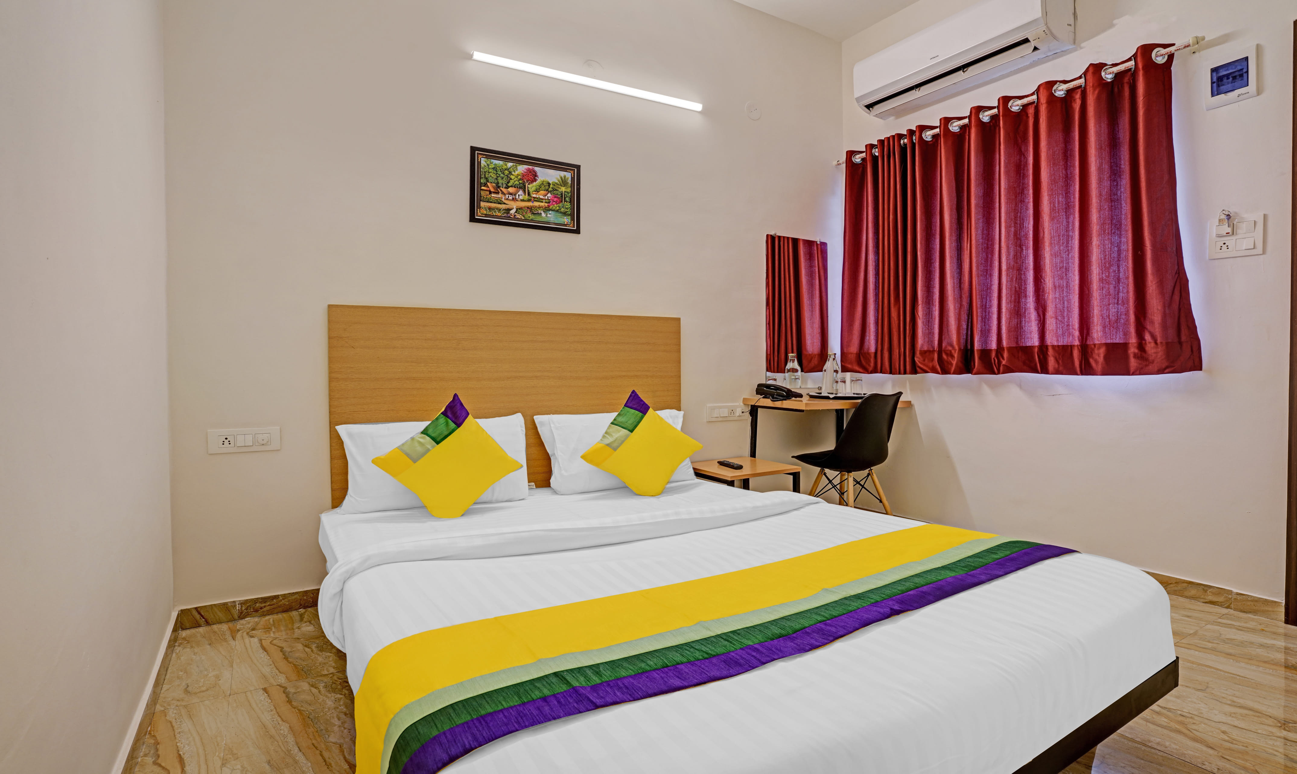 Solo room in Itsy Hotels Flowers Park in undefined. 