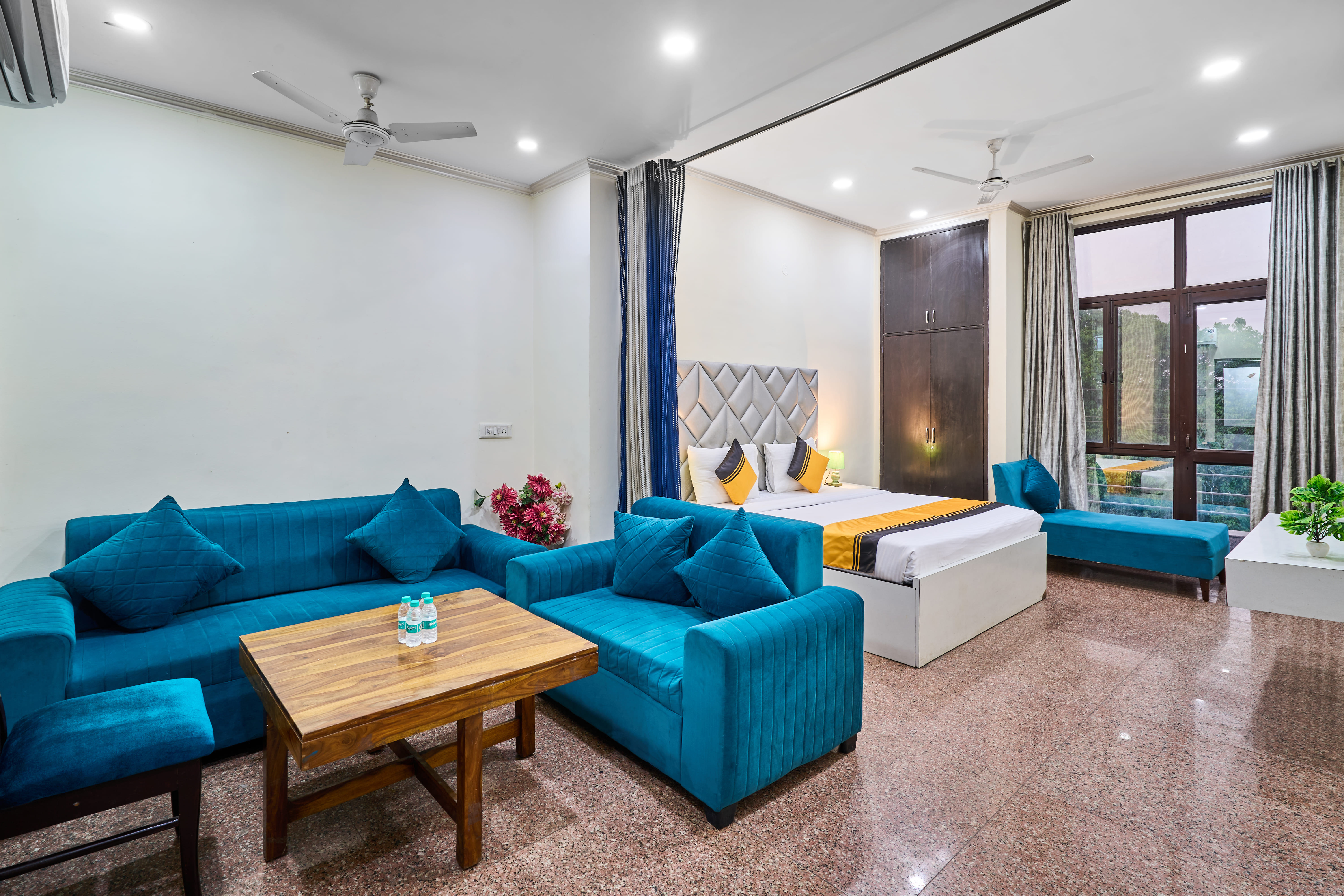 Premium room in Itsy Hotels Golden Vista in undefined. Premium