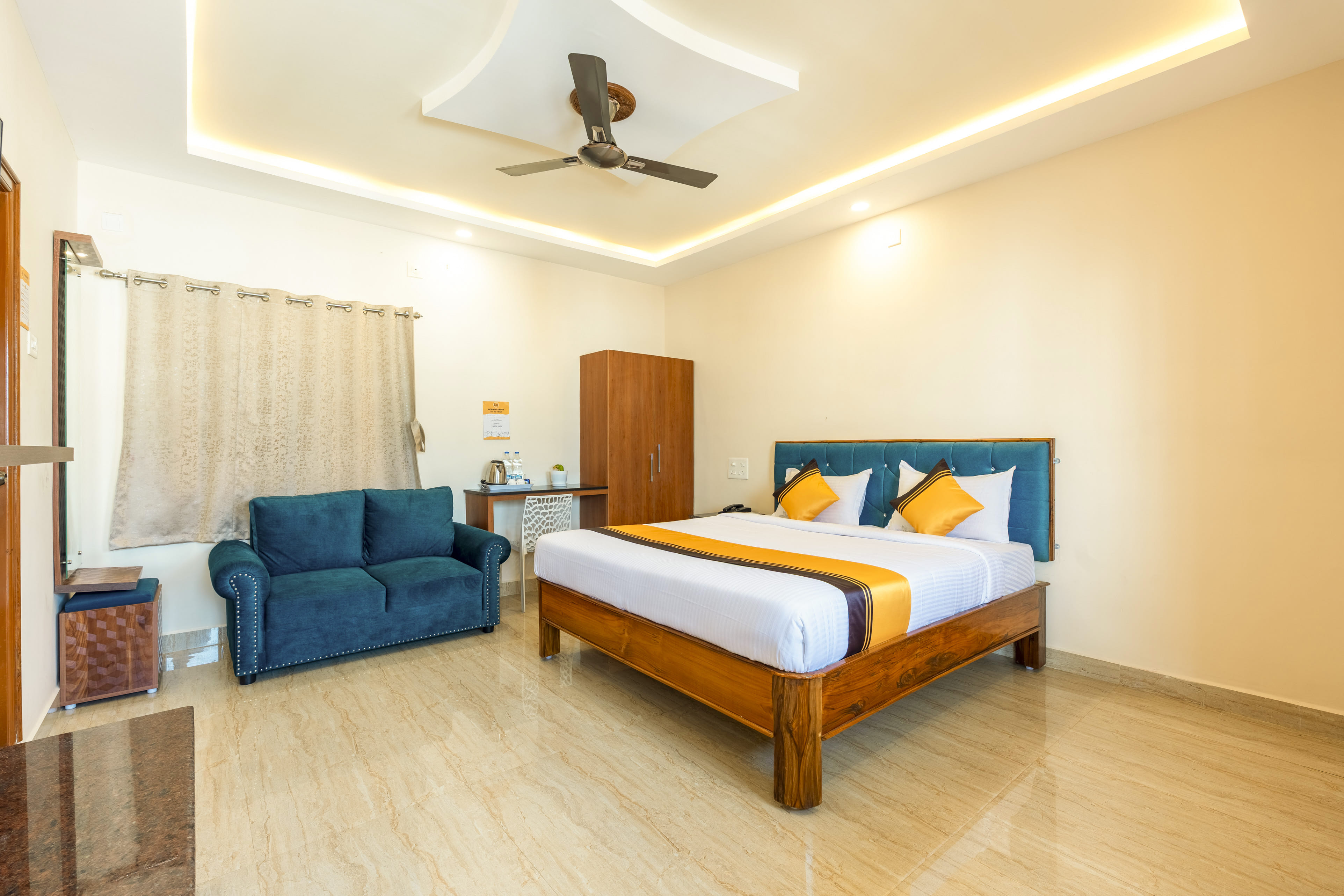 Deluxe room in Itsy Hotels Jonna Grand in undefined. Deluxe