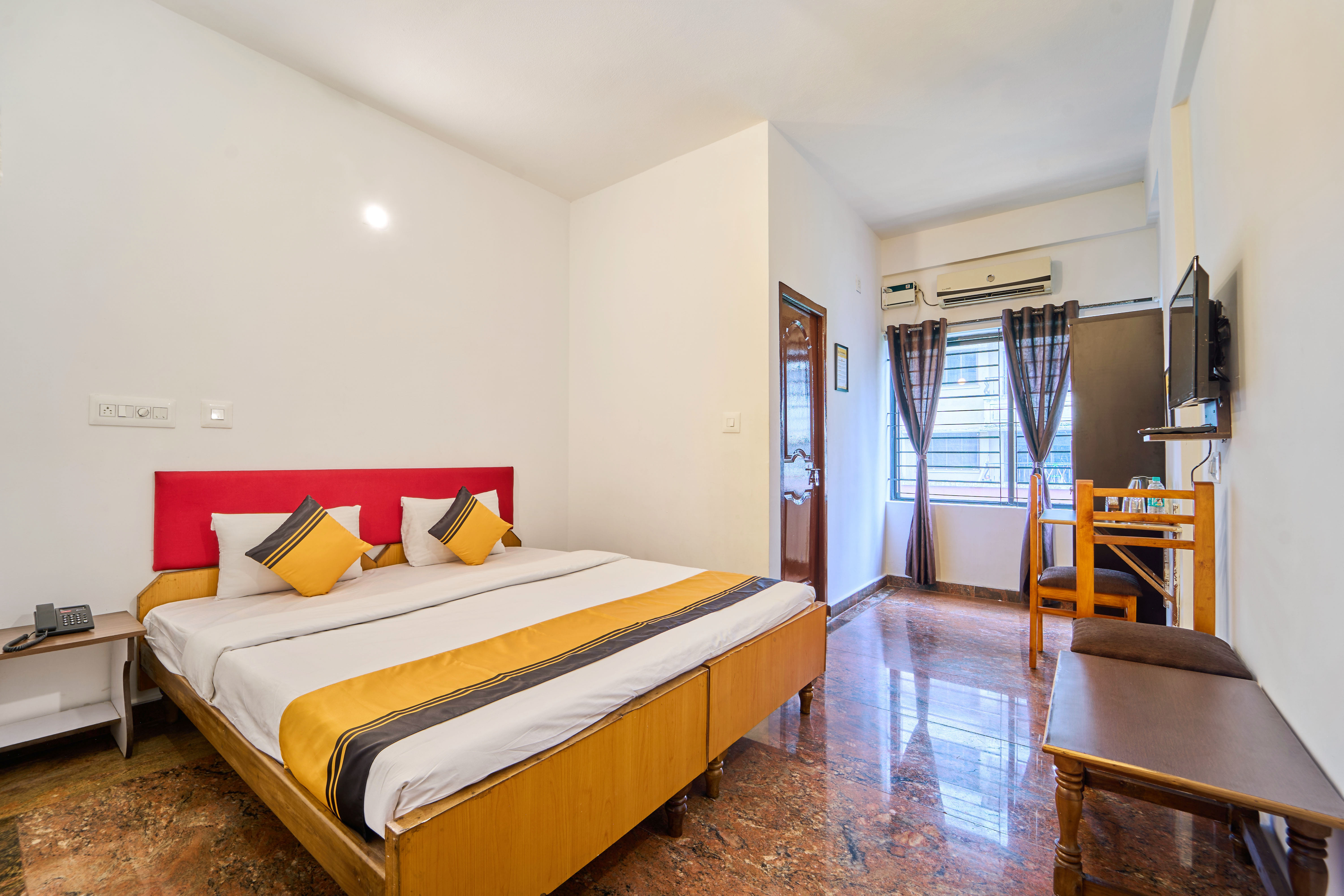 Standard room in Itsy Hotels R S Bhavan, 2 km from MIT Gate in undefined. 