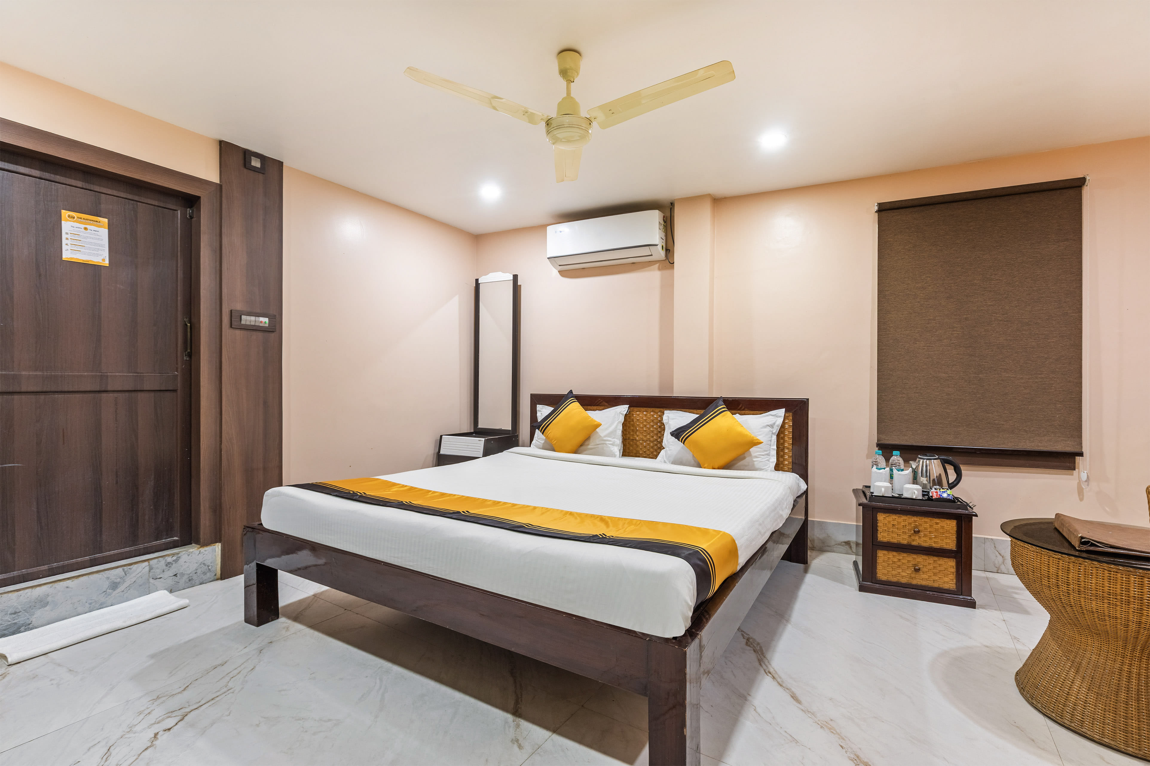 Deluxe room in Itsy Hotels Relax in undefined. 