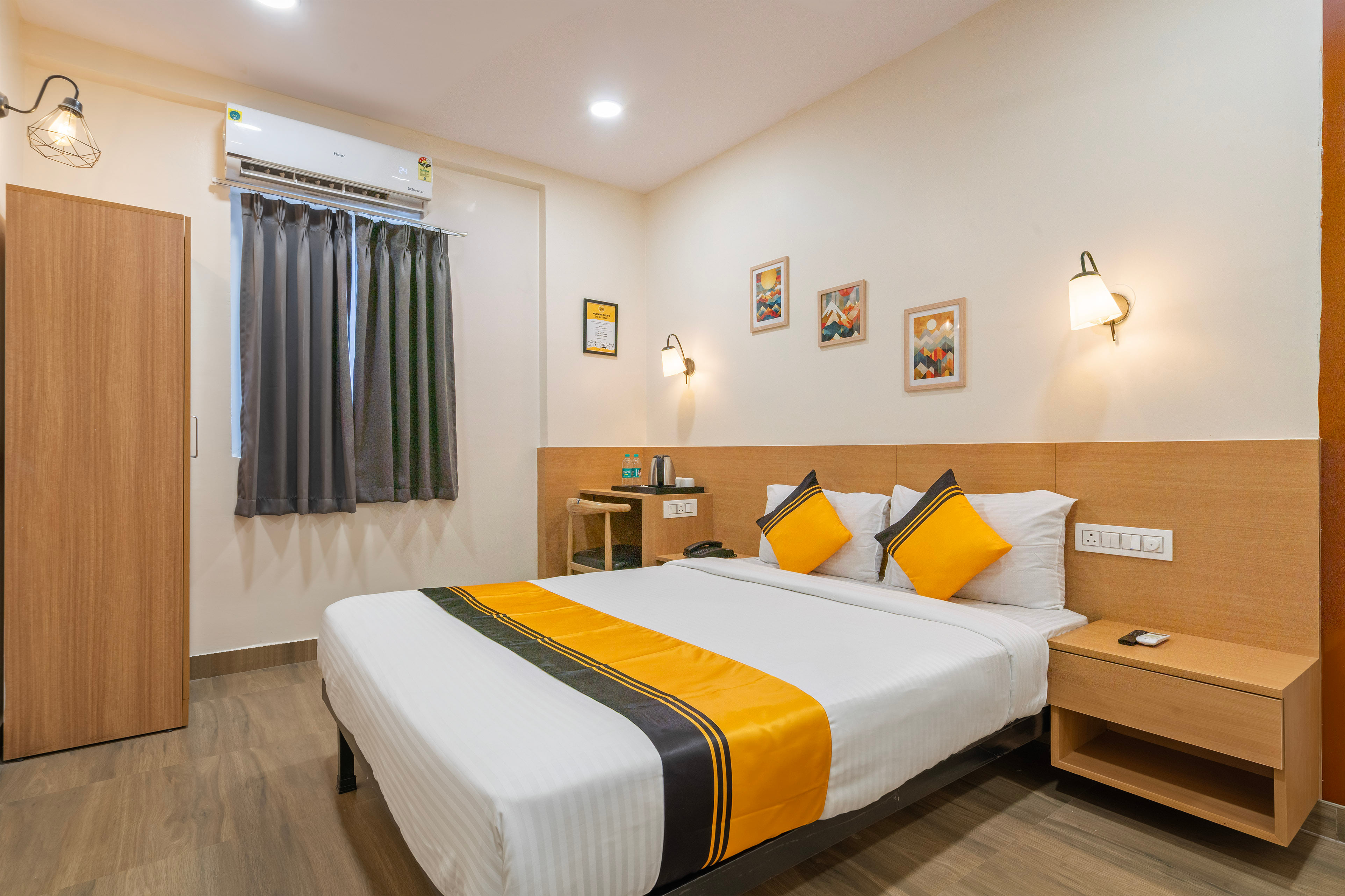 Standard room in Itsy Hotels Tee Inn, Himayat Nagar Near Metro Narayanguda in undefined.