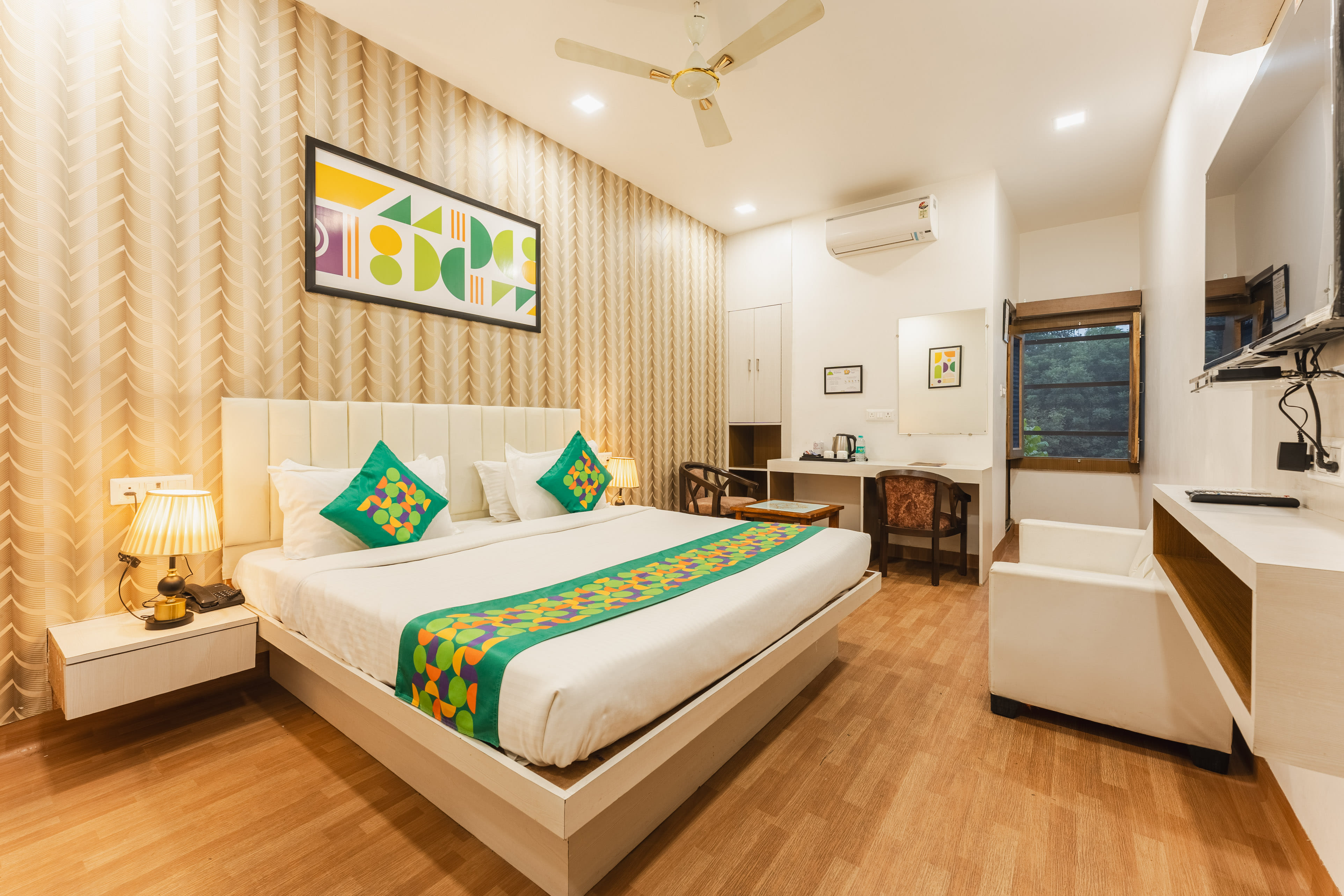 Deluxe room in Treebo Advantage Inn in undefined. 