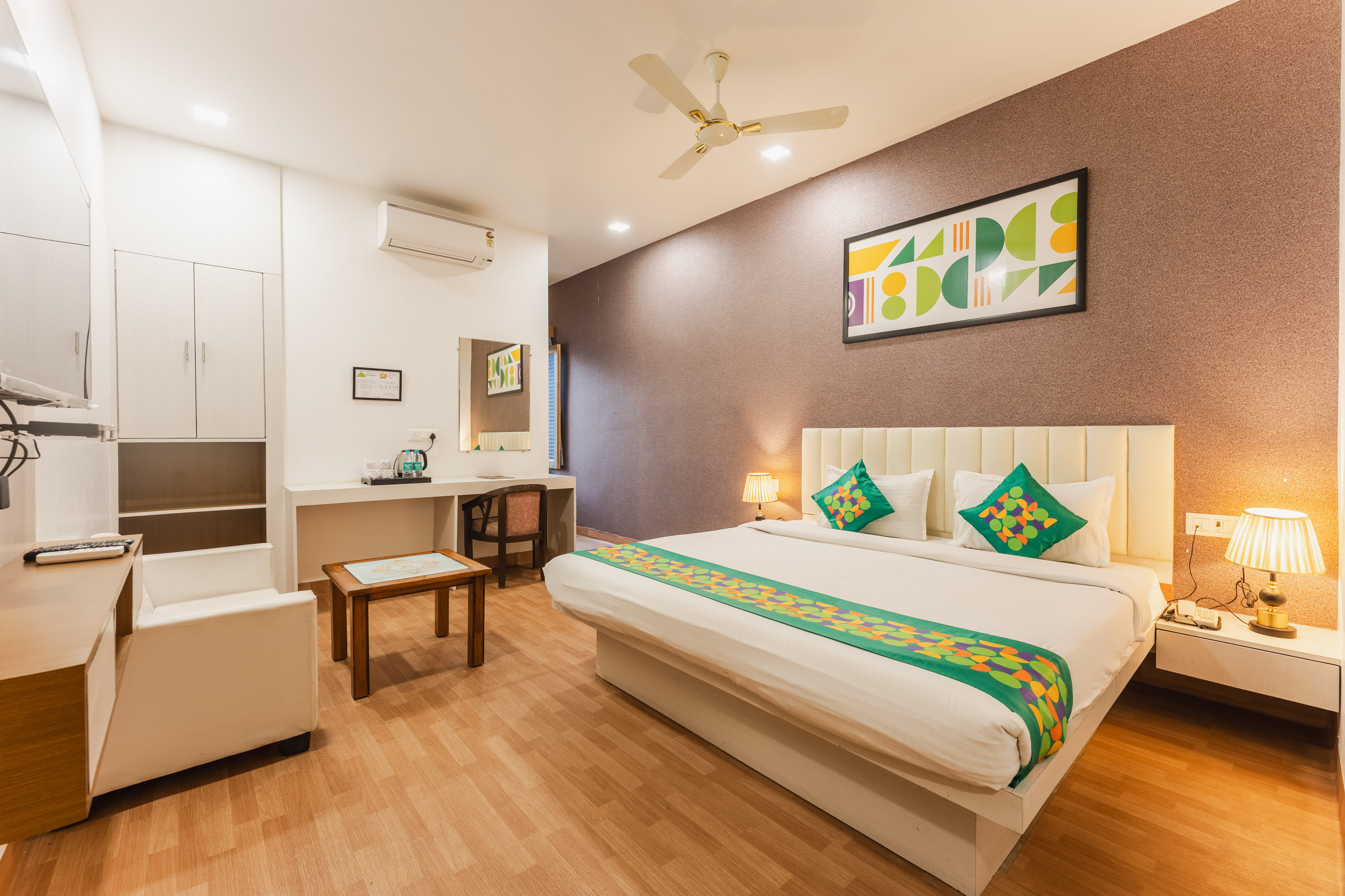 Deluxe room in Treebo Advantage Inn in undefined. 