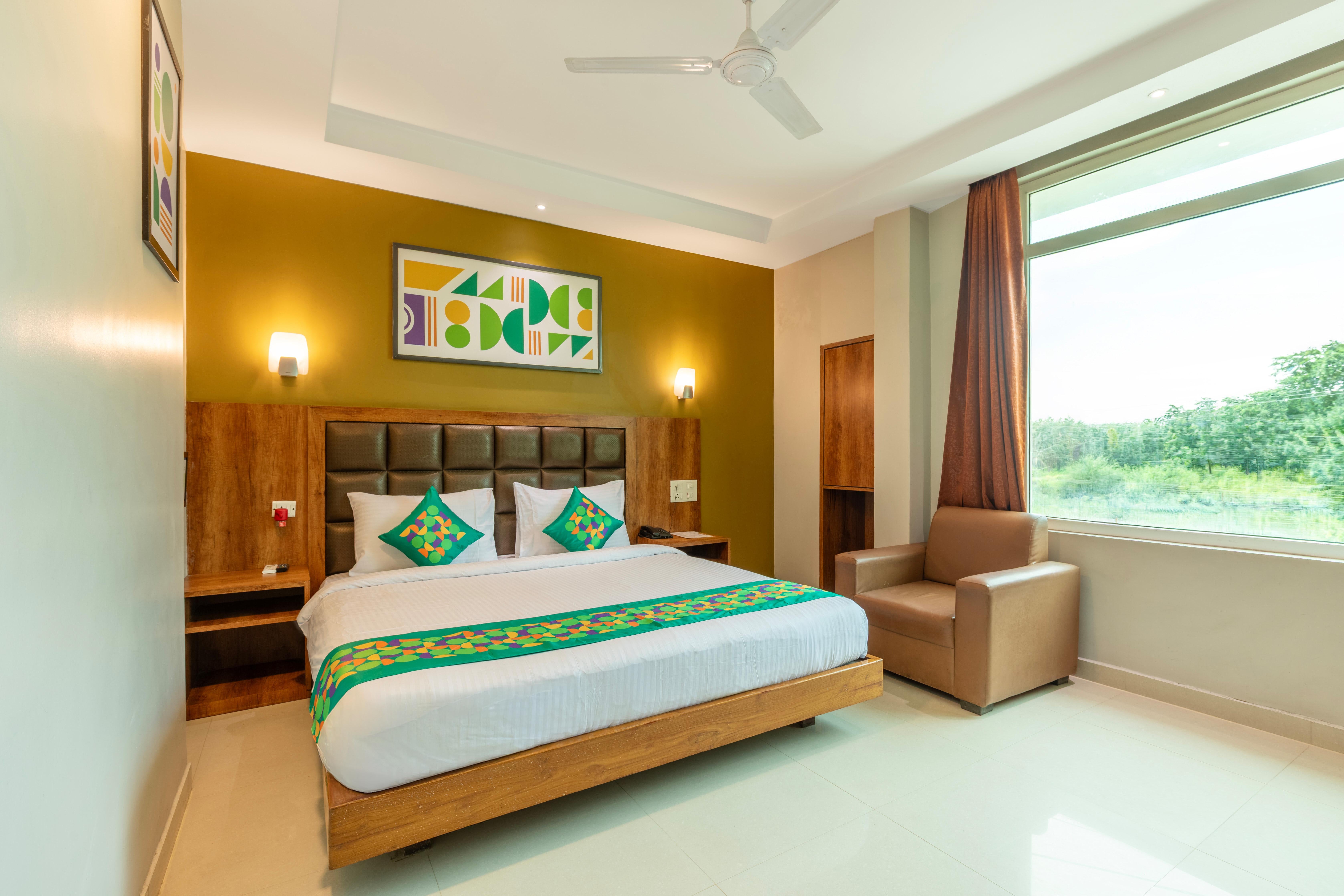 Deluxe room in Treebo Airport Residency in undefined.