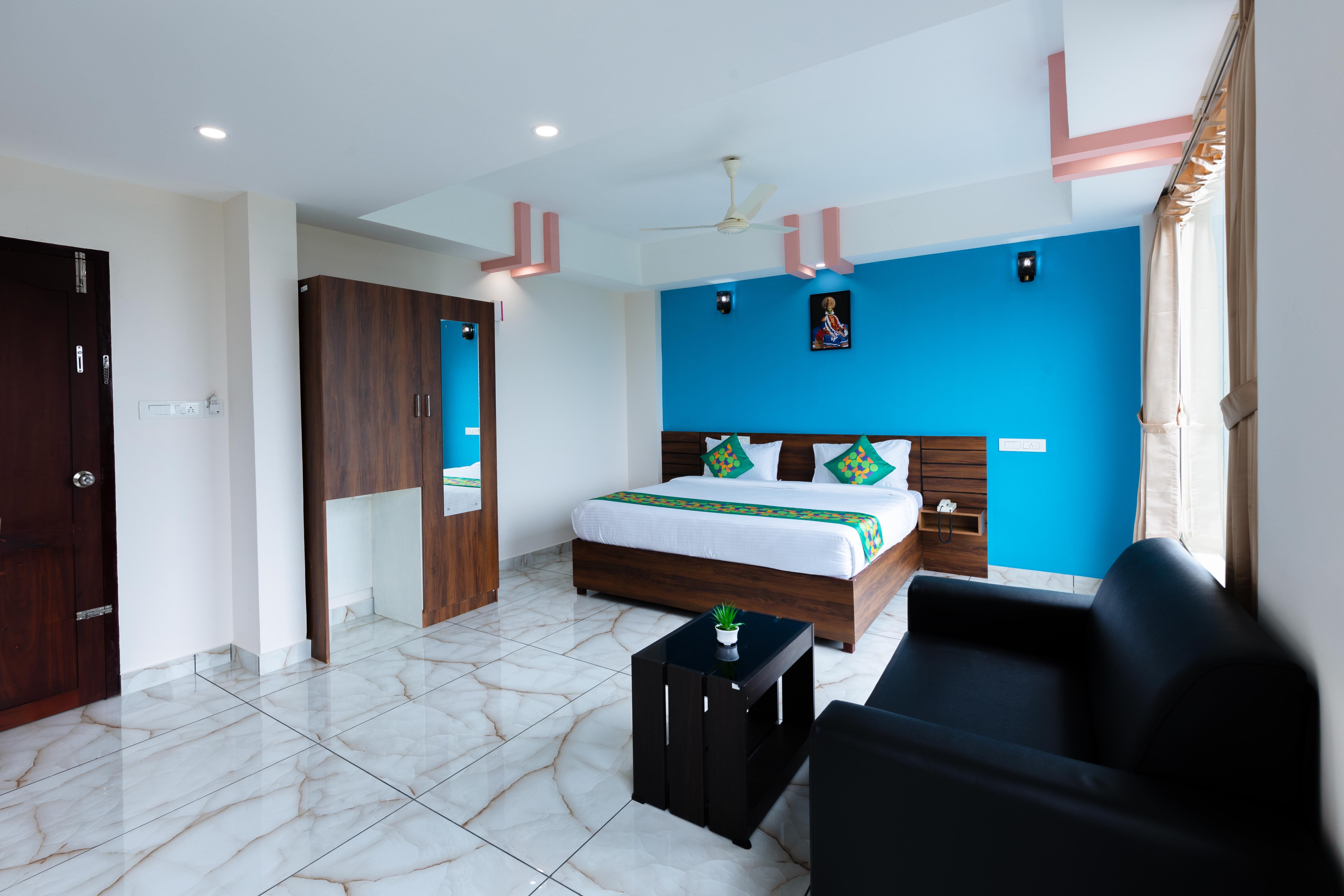 Deluxe room in Treebo Airsuite Airport Hotel in undefined. Deluxe