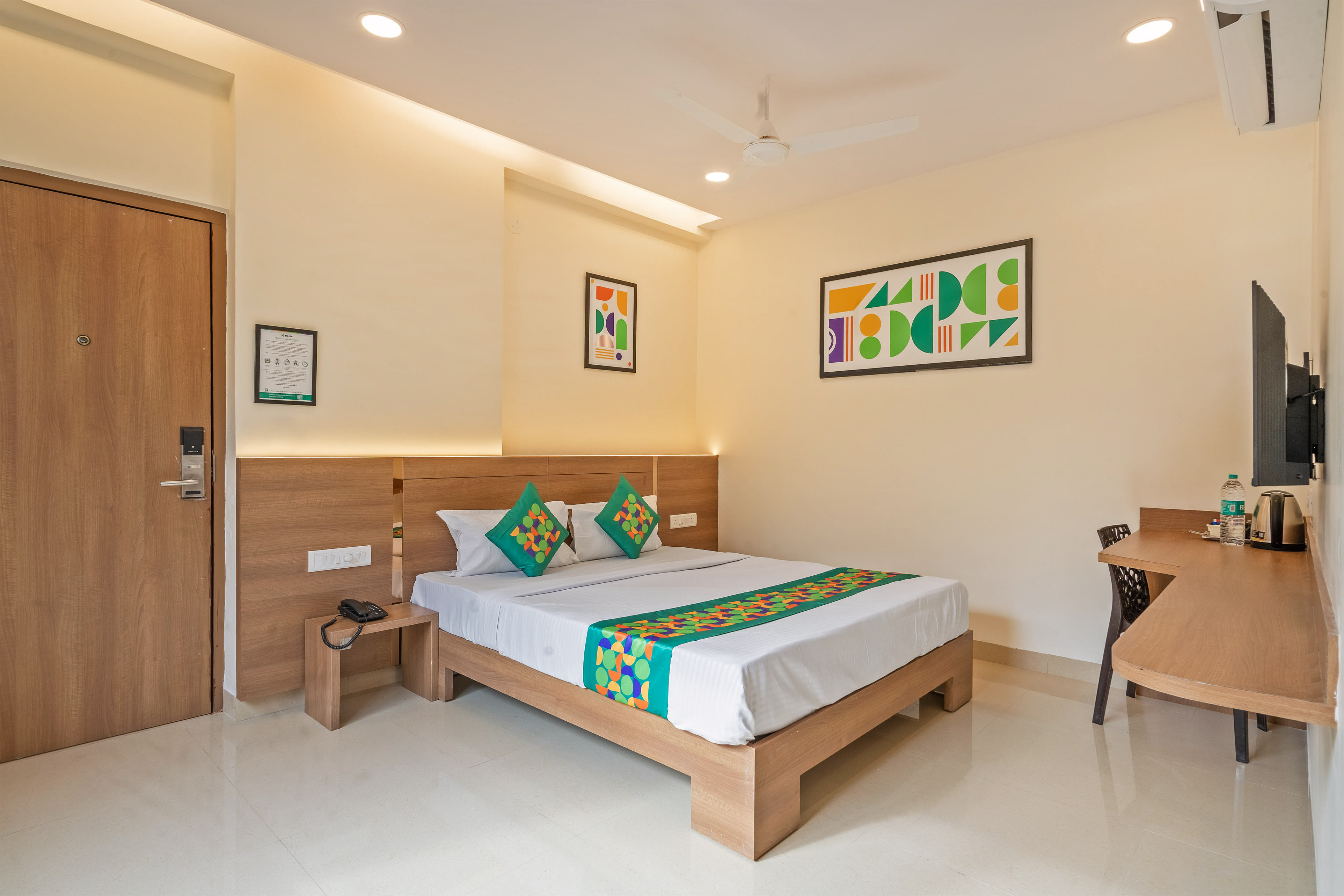 Deluxe room in Treebo Arastu Elite Inn, Lakdikapul near Nampally Station in undefined. 