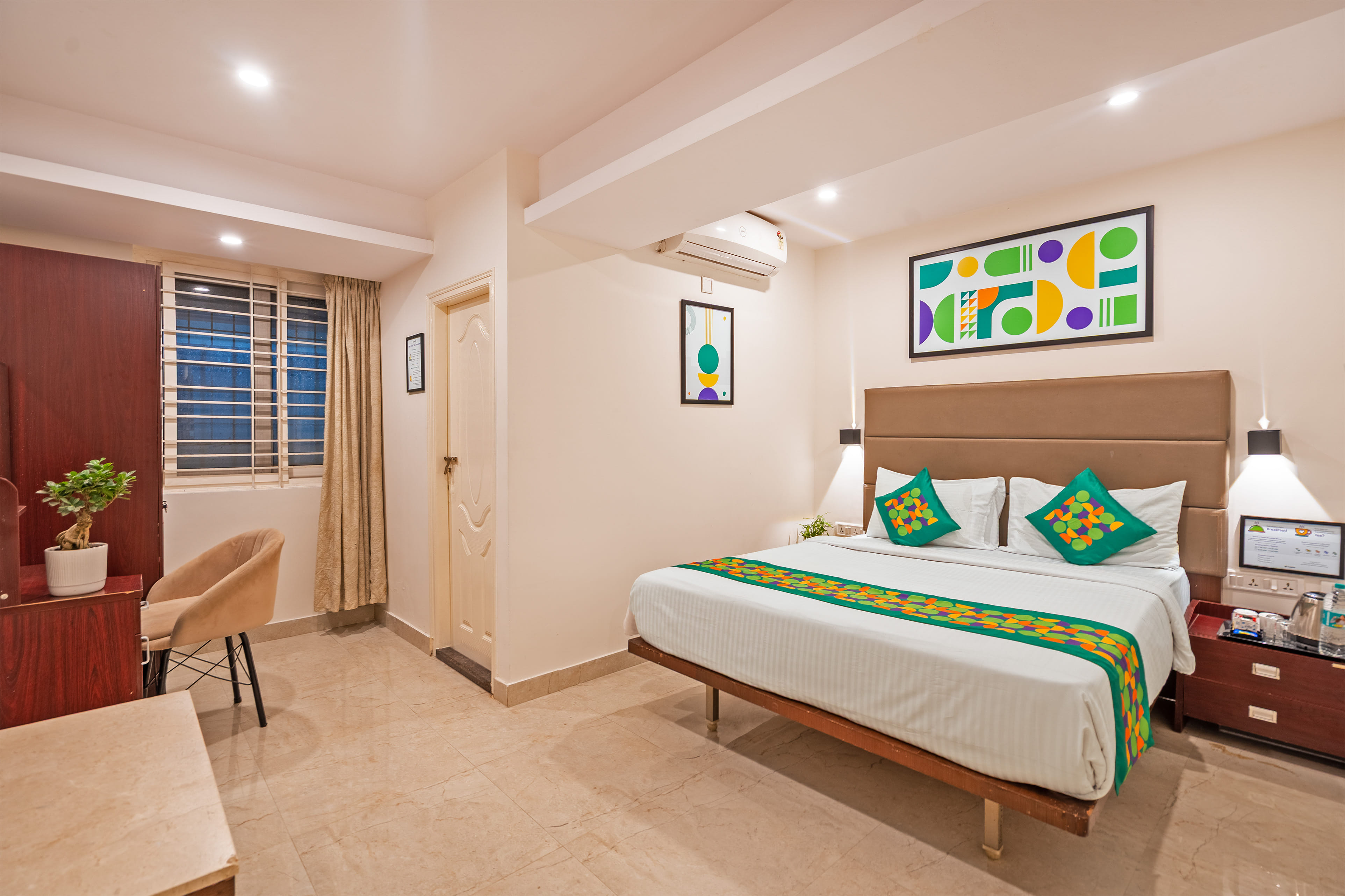 Deluxe room in Treebo Brixton Luxe in undefined. 