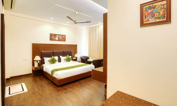 Stately suites golf course road india