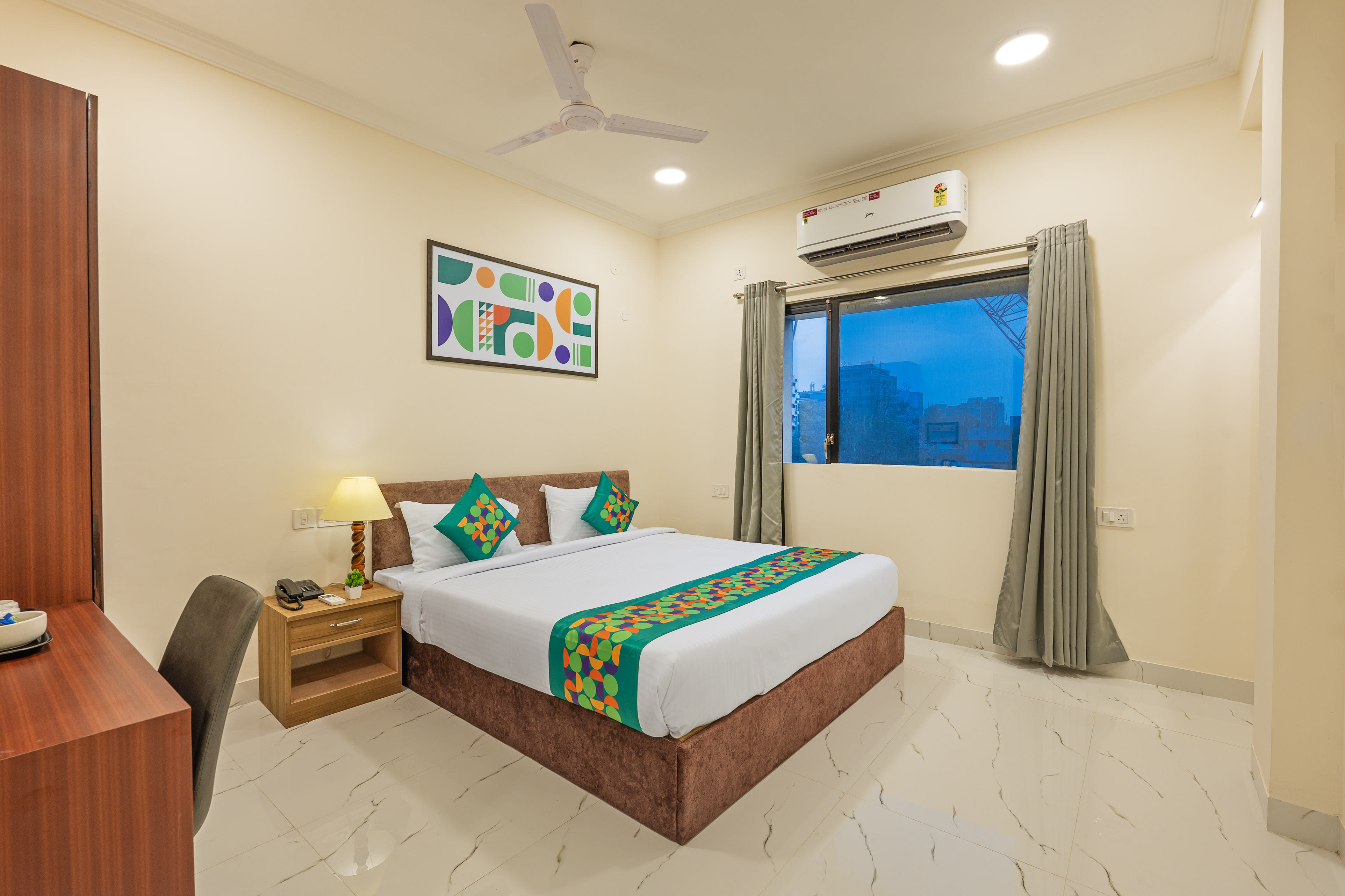 Deluxe room in Treebo GT Meridian, T-Nagar in undefined. 