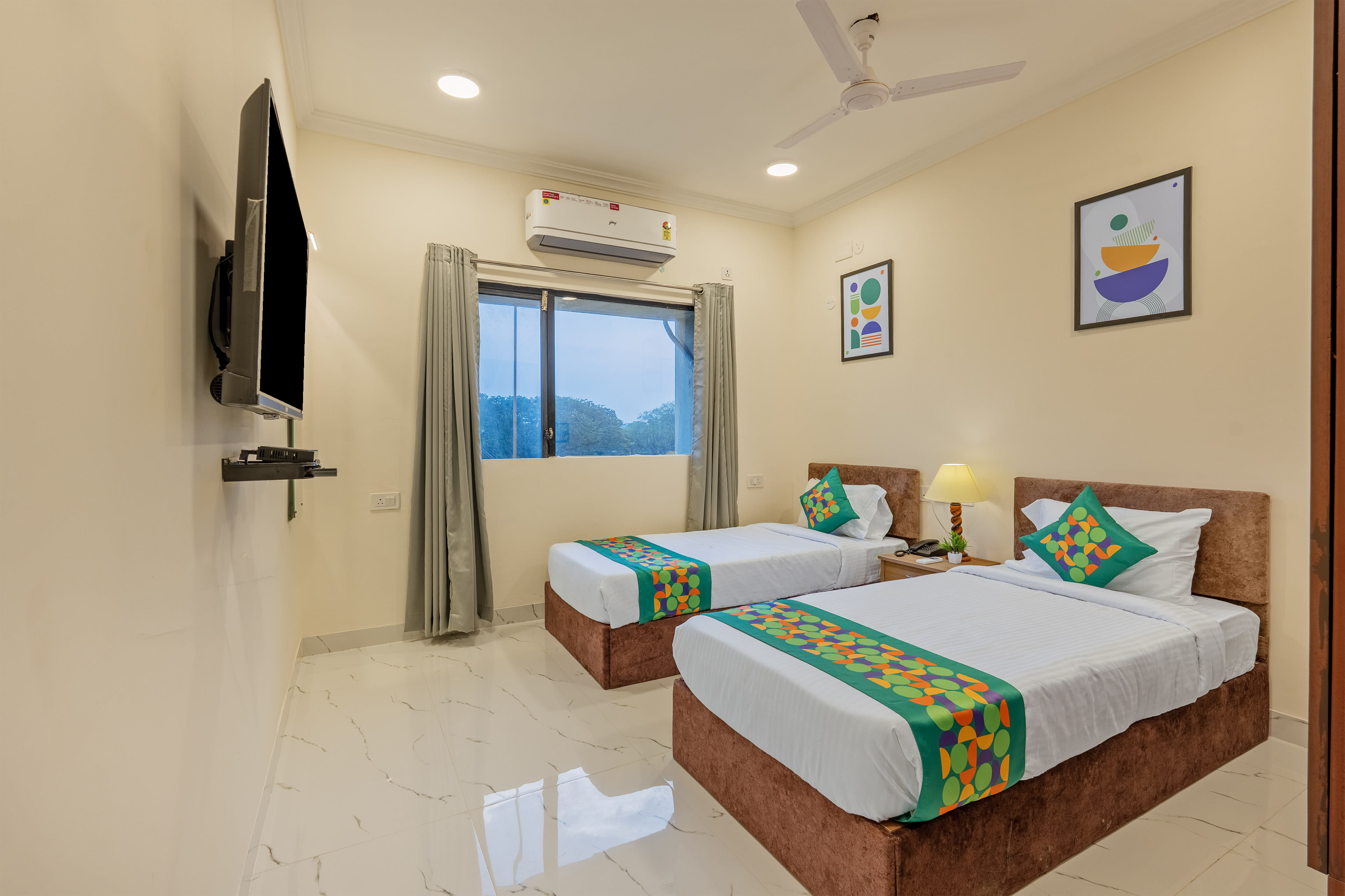 Deluxe room in Treebo GT Meridian, T-Nagar in undefined. 
