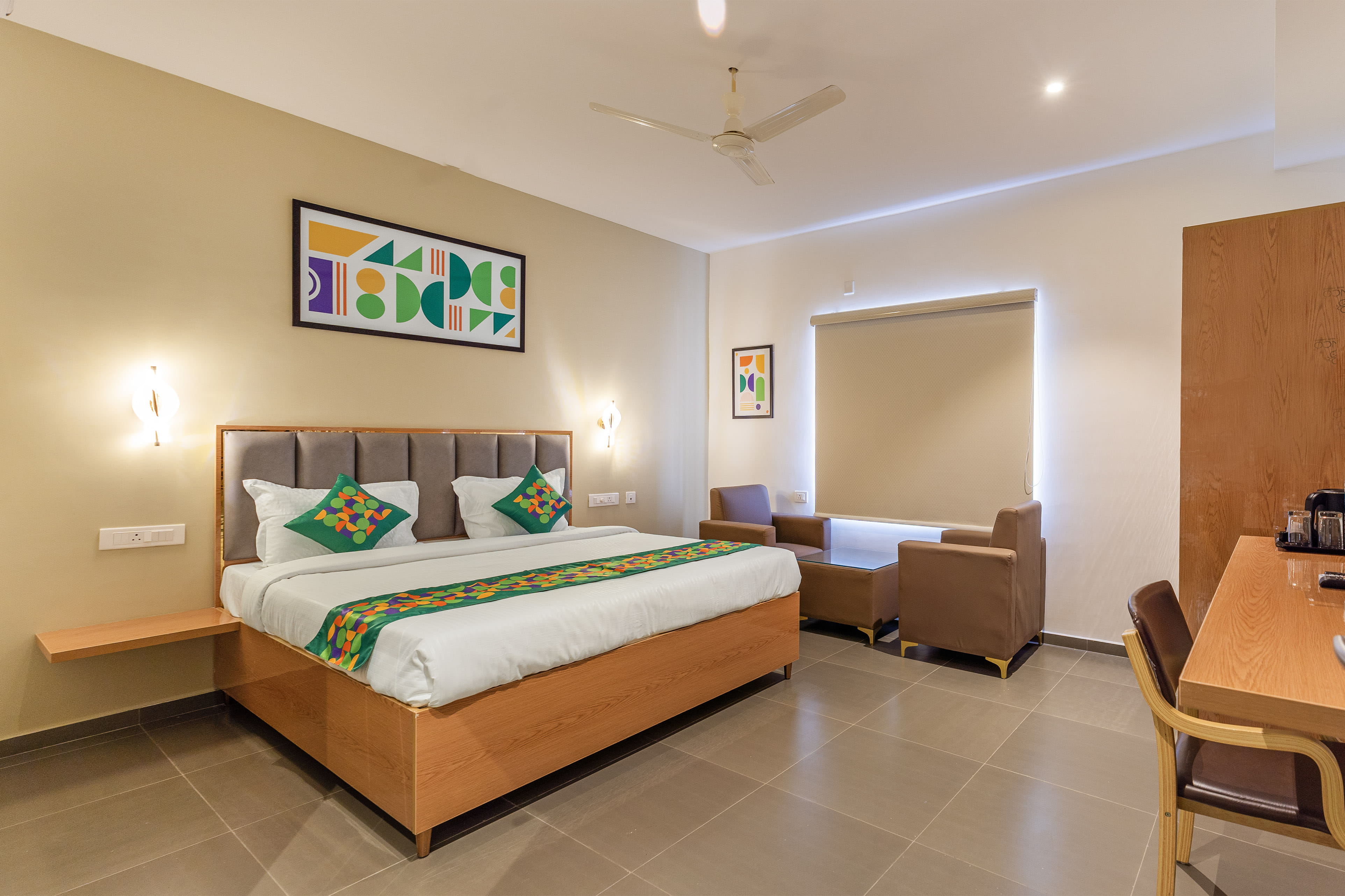 Deluxe room in Treebo Global Stay Rajajinagar in undefined. 