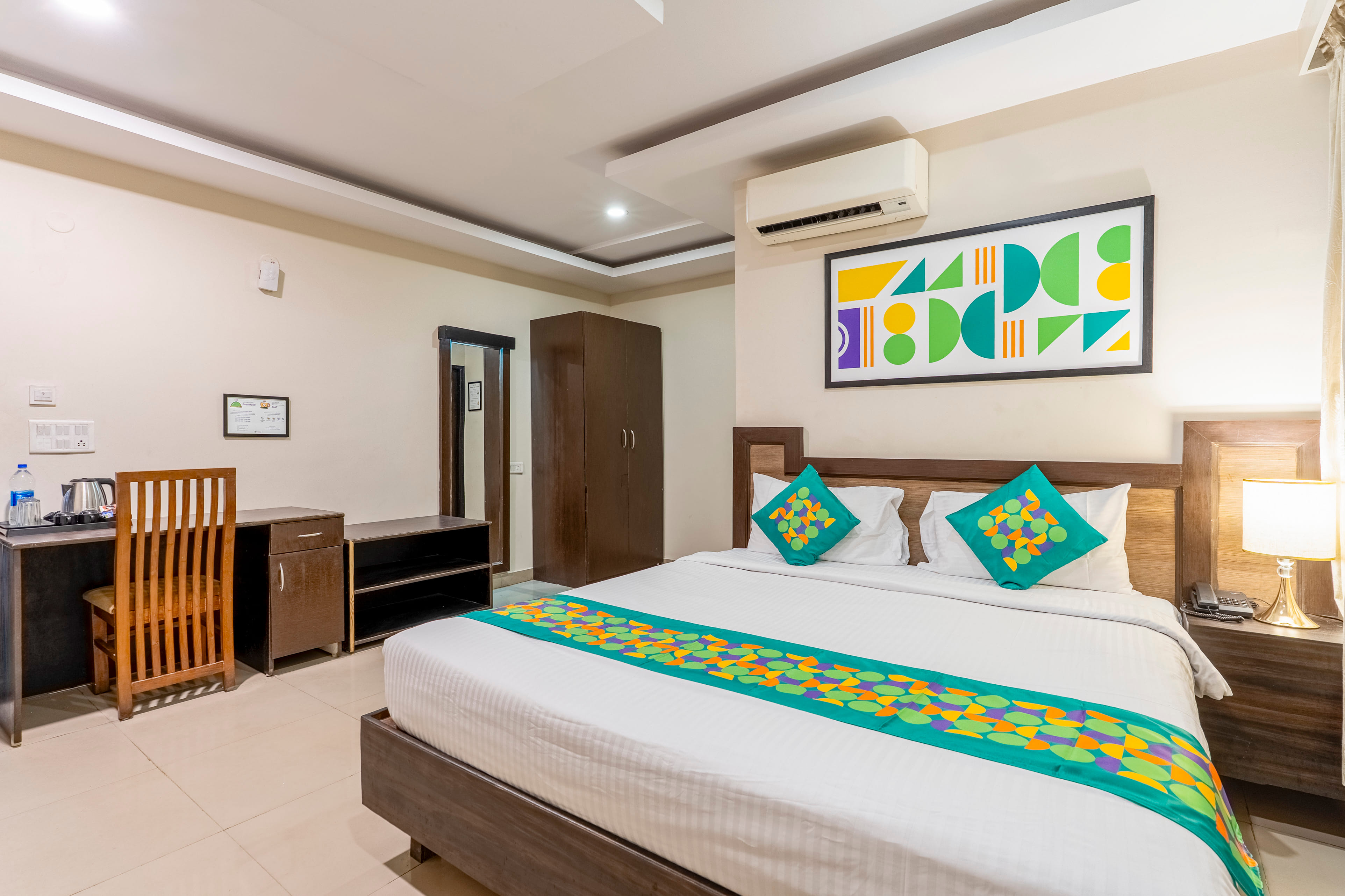 Standard room in Treebo Golden Inn in undefined. 