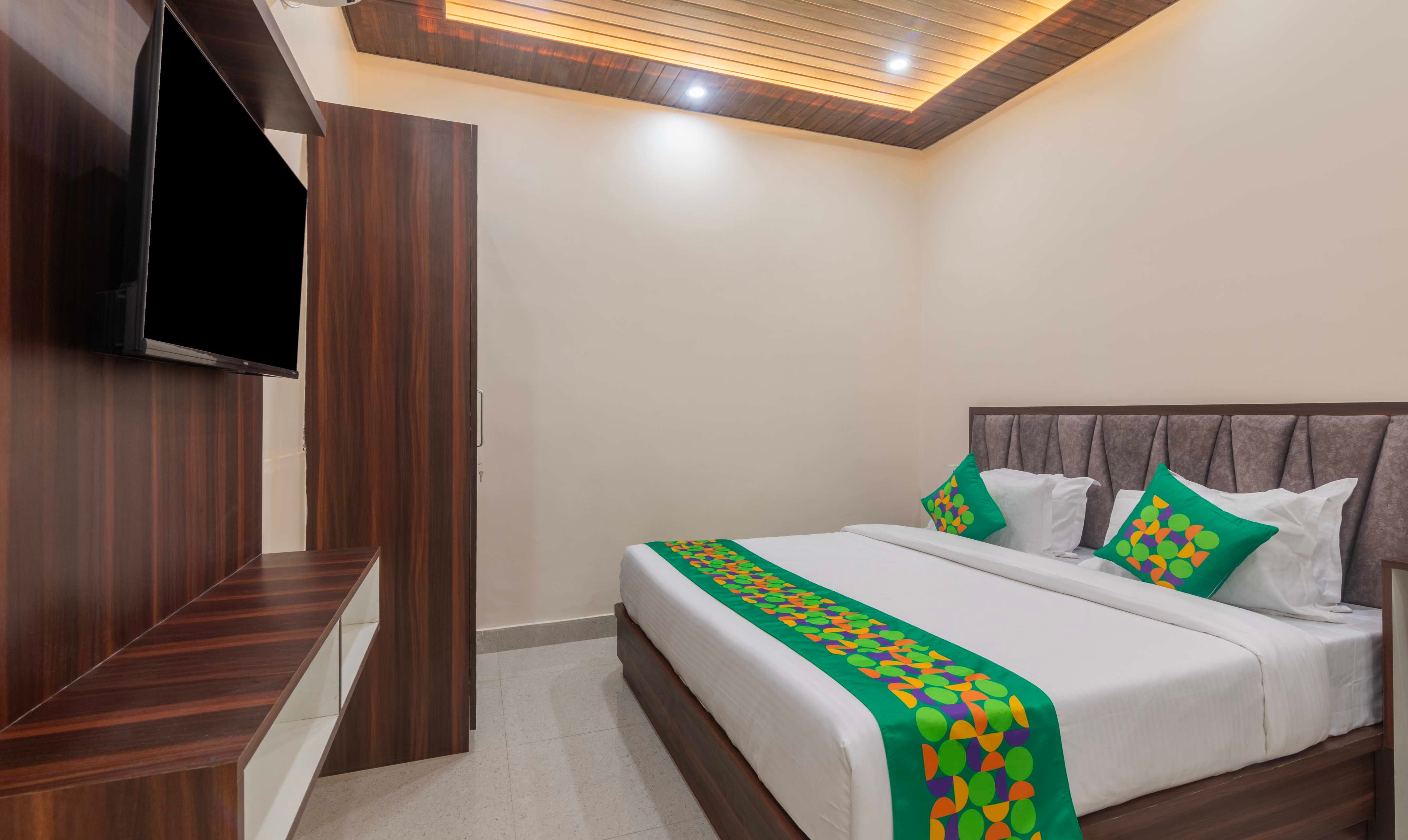 Standard room in Treebo Golden Kashi in undefined. 
