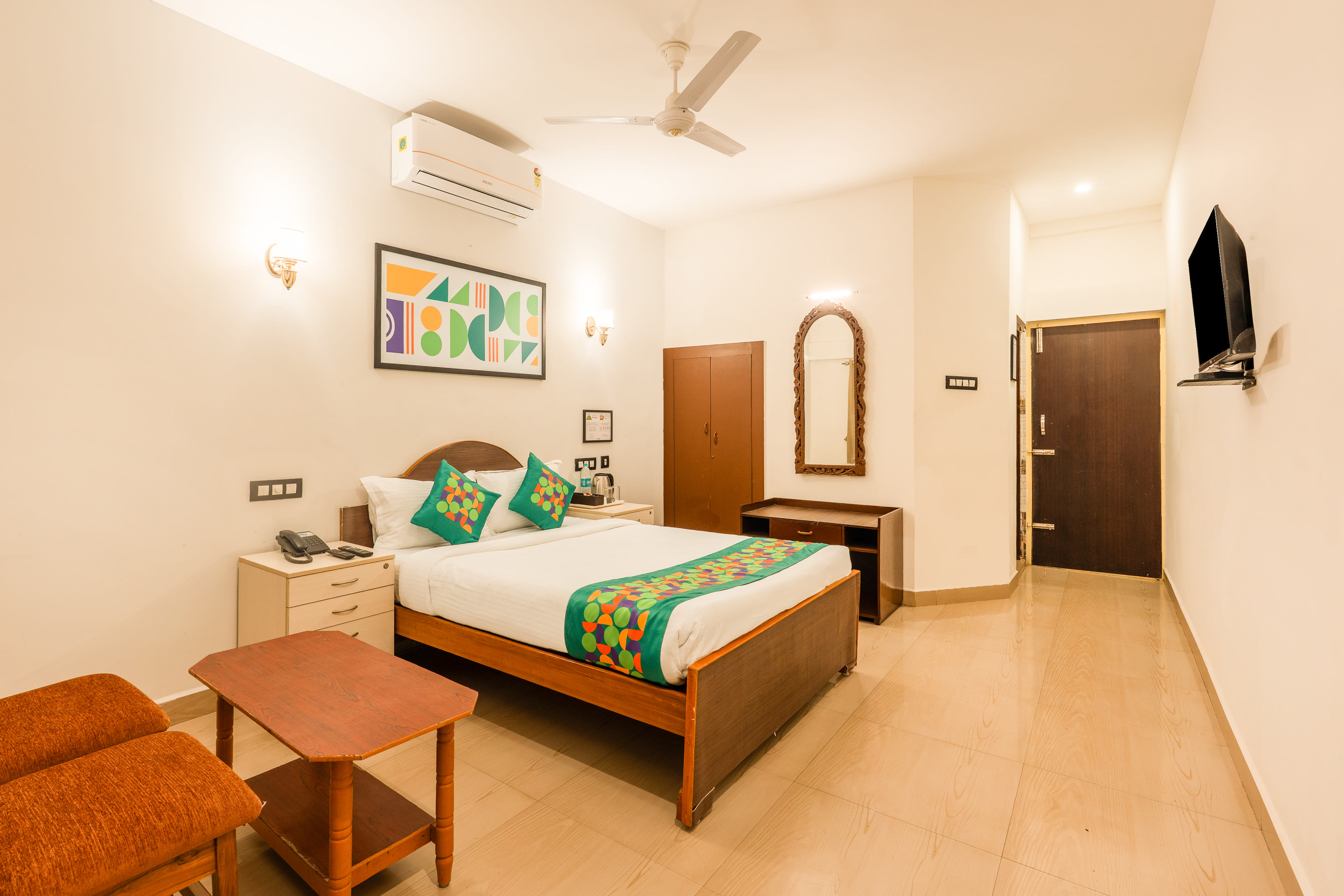 Premium room in Treebo Golden Paradise in undefined. 