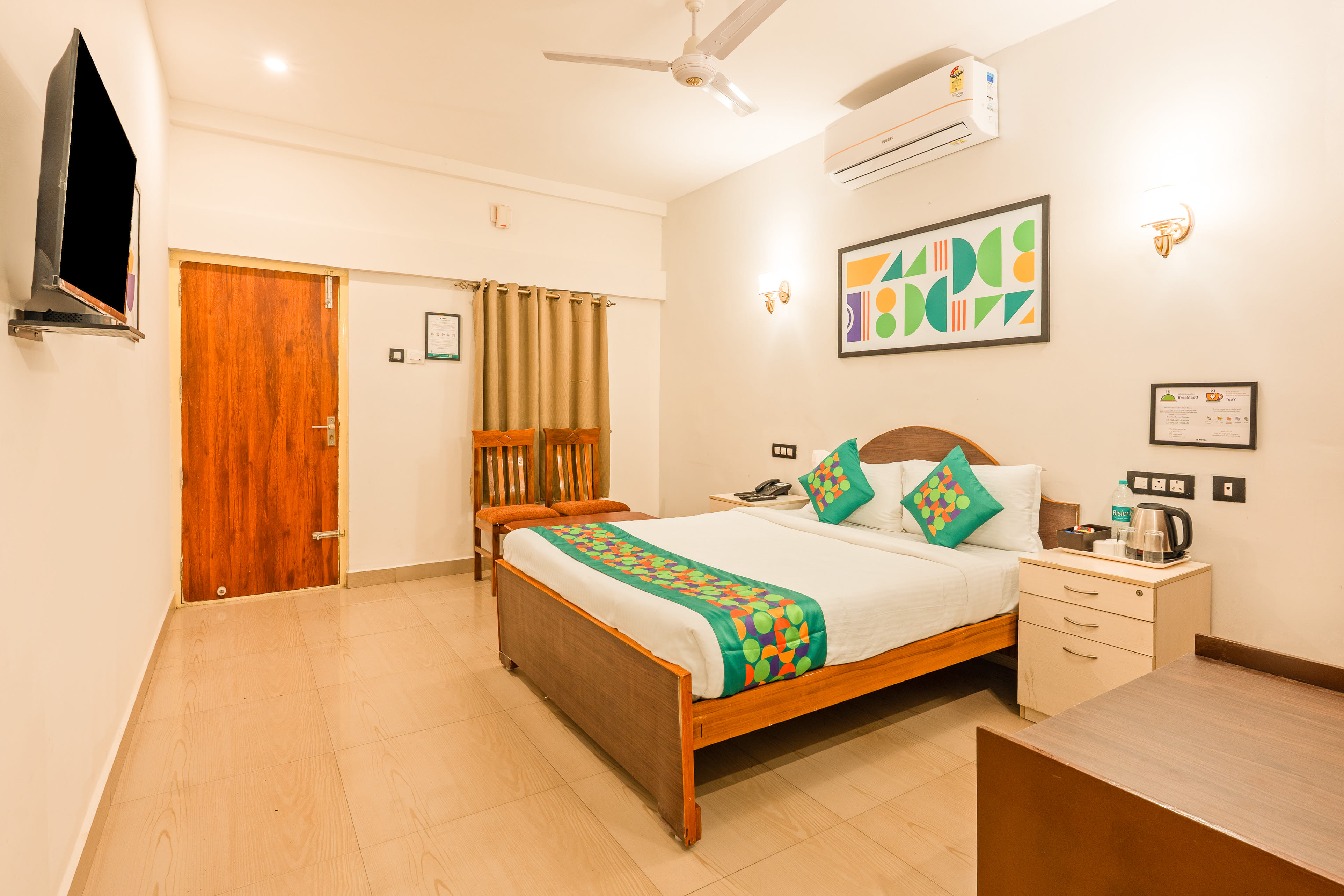 Premium room in Treebo Golden Paradise in undefined. 