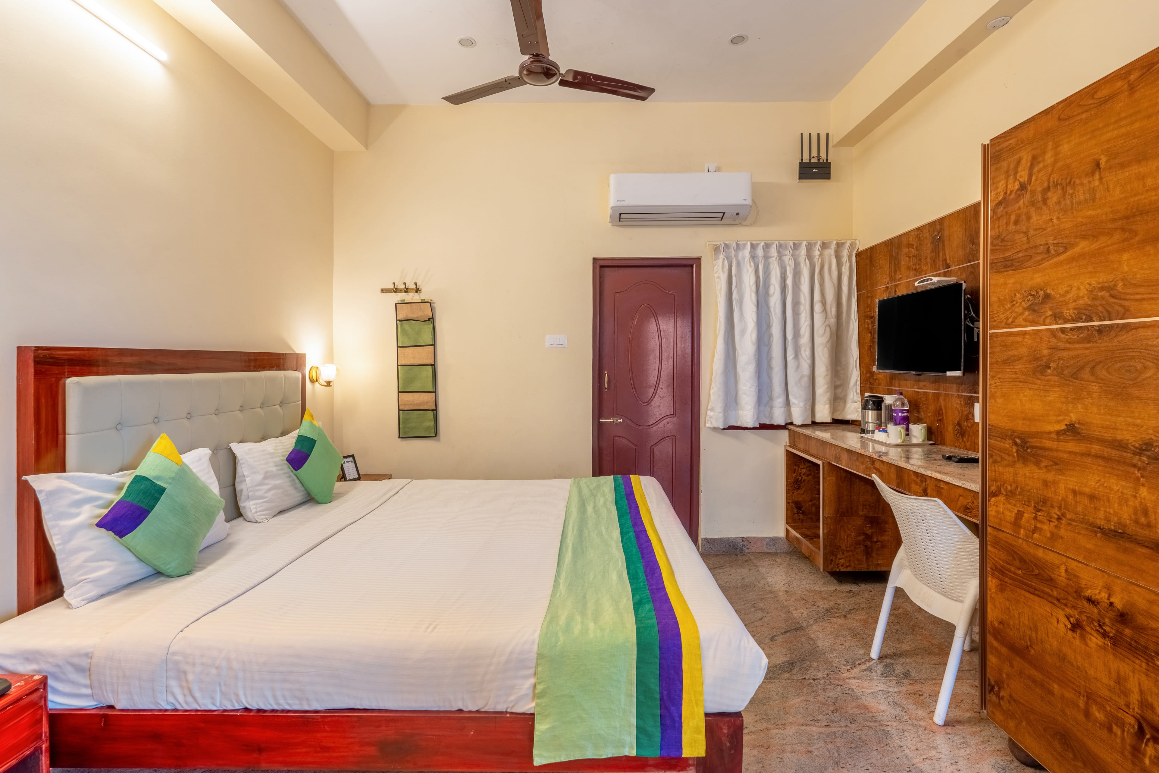 Standard room in Treebo Grace Inn, 3 Min Walk From Promenade Beach in undefined. 