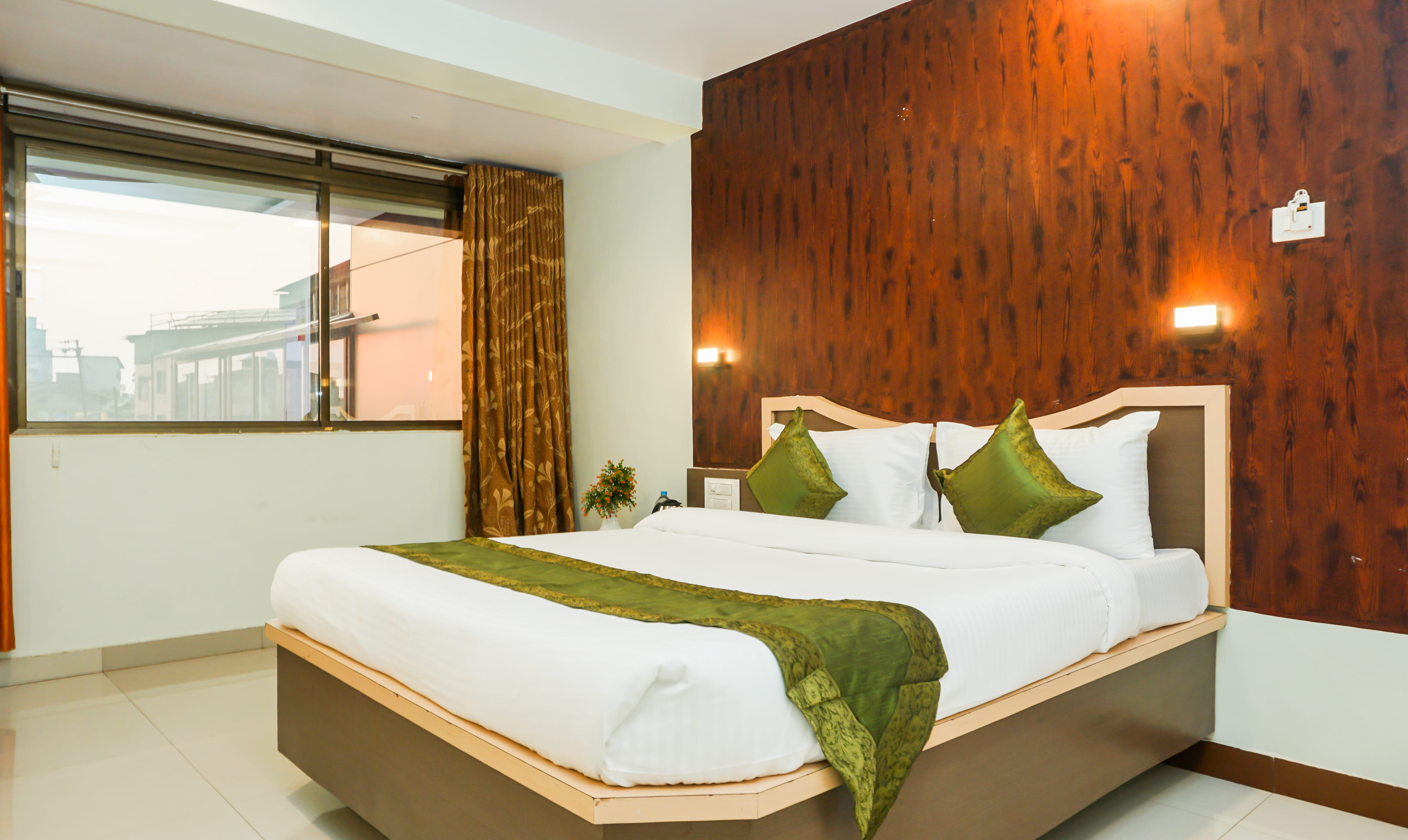 Treebo Hillway Inn Main Market