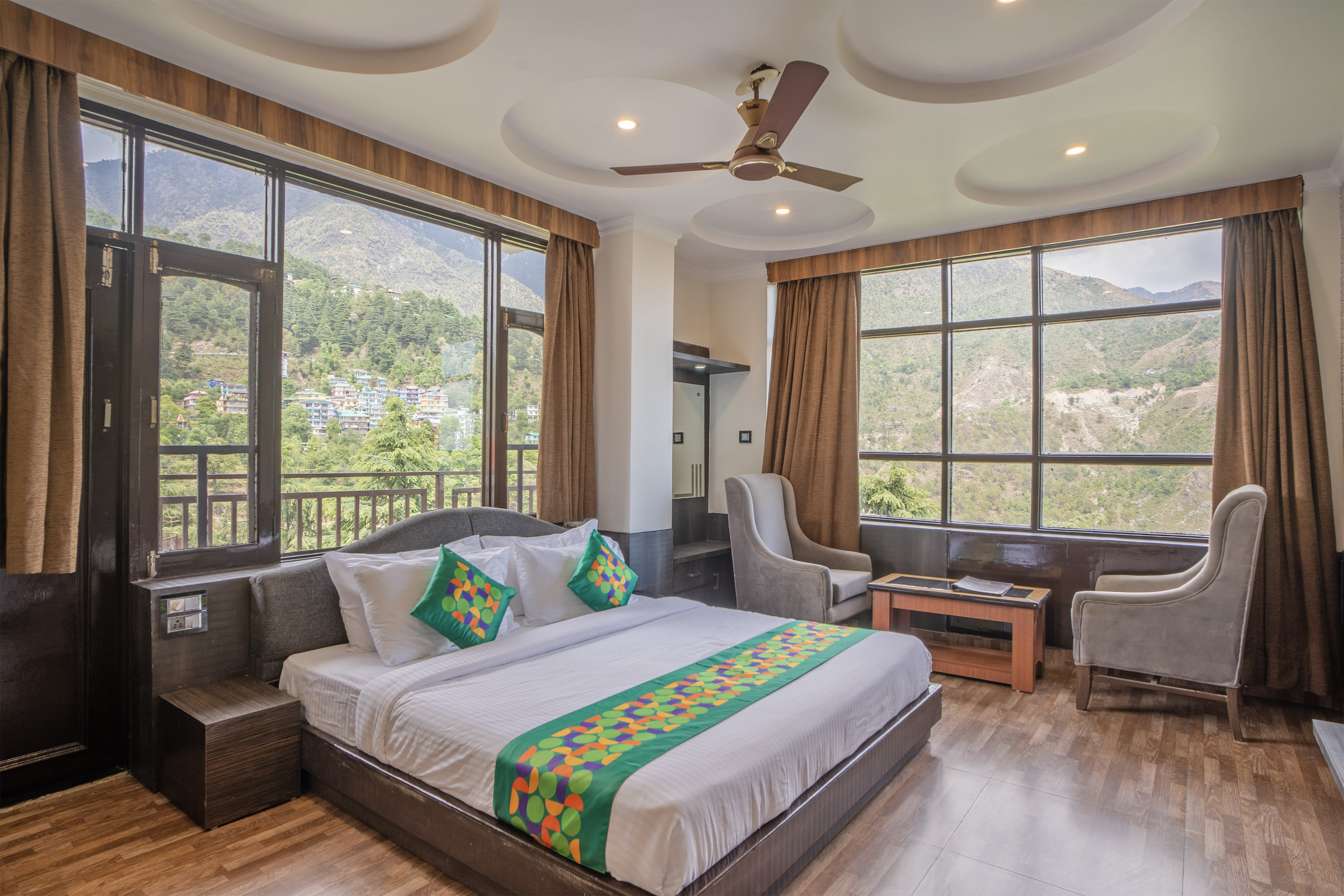 Standard room in Treebo Holiday Hill in undefined. 