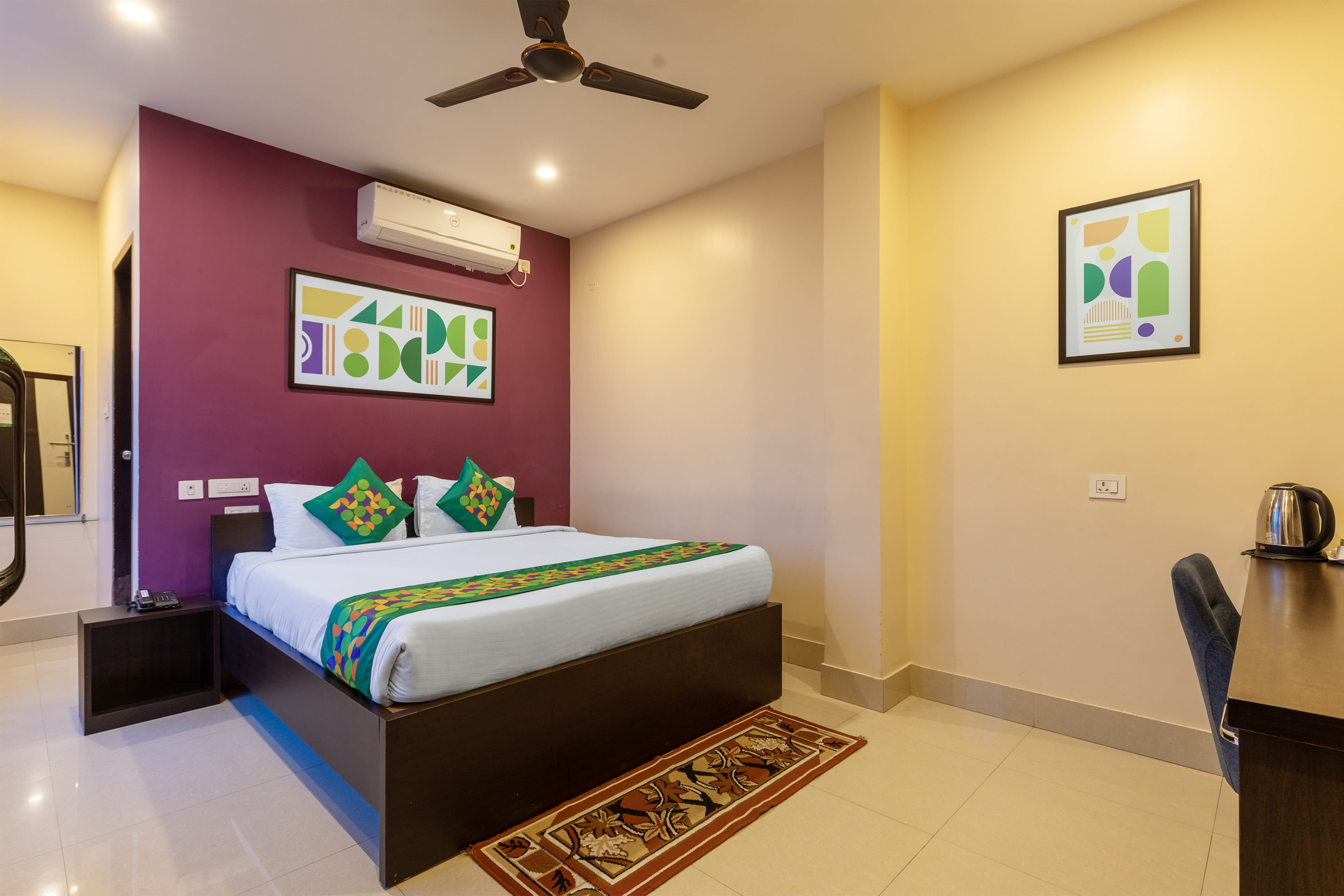 Standard room in Treebo Hotel Mobi VIP Airport in undefined. 