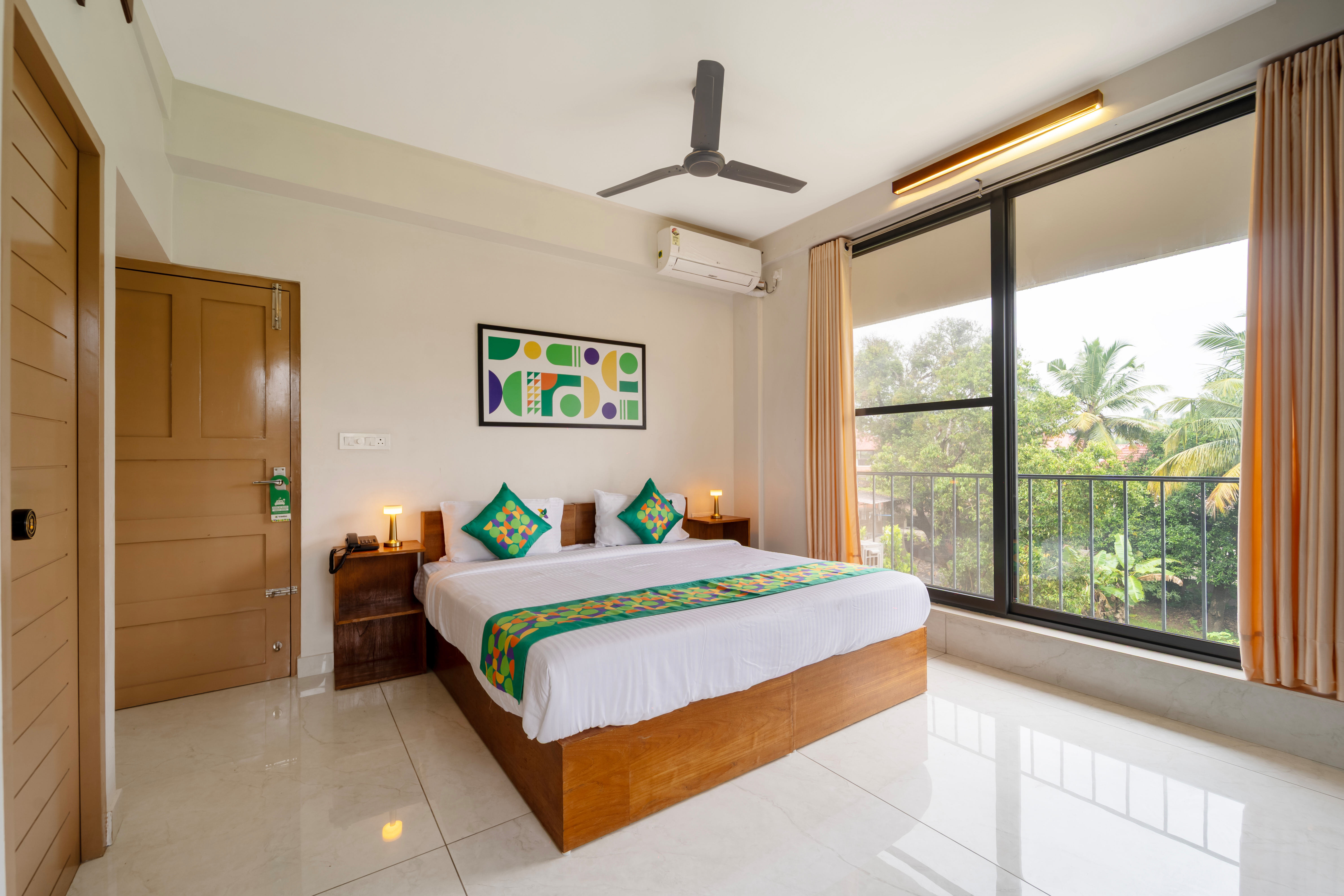 Standard room in Treebo Kochi Inn House Near Lulu Mall Edappally Kochi in undefined.