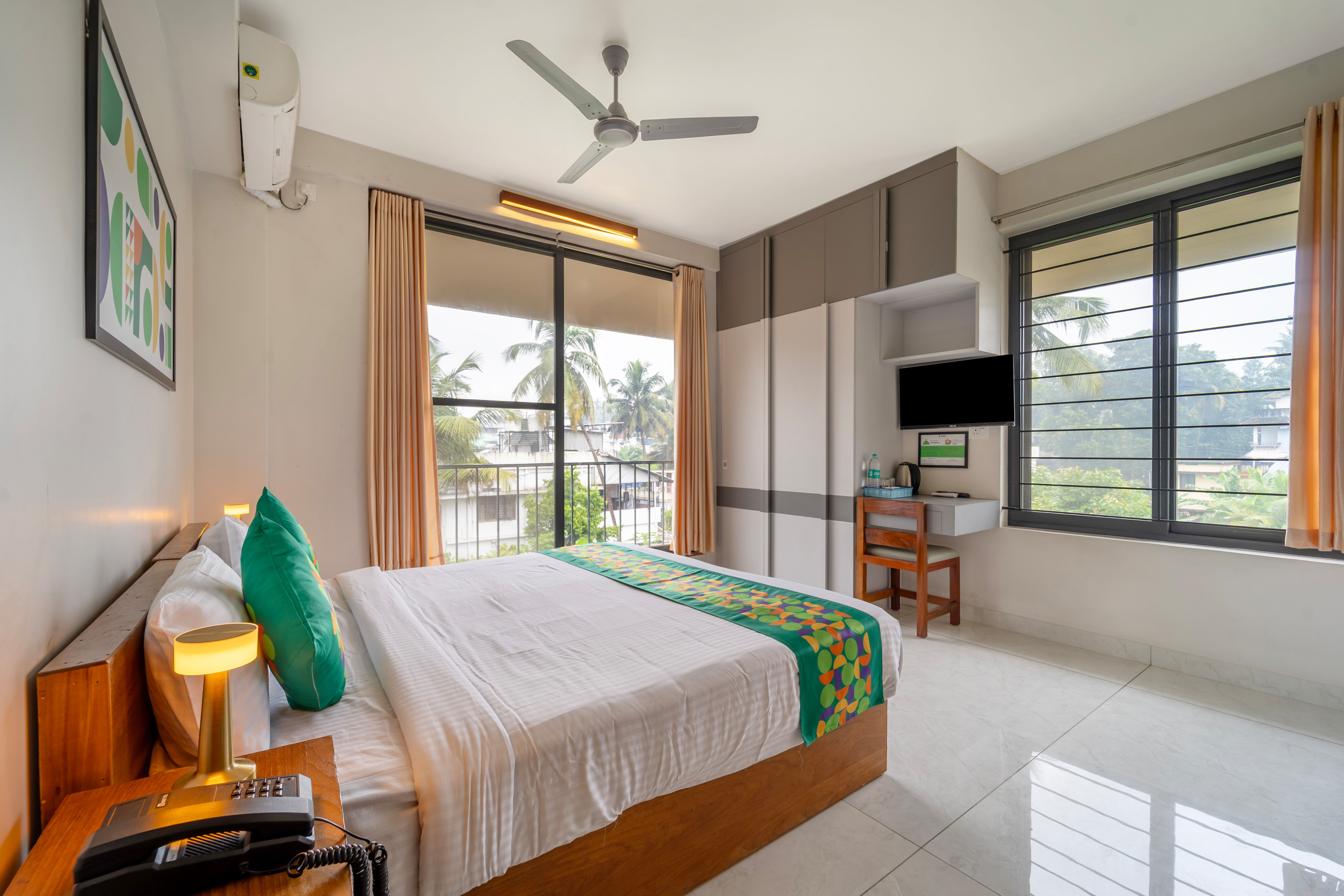 Standard room in Treebo Kochi Inn House Near Lulu Mall Edappally Kochi in undefined.