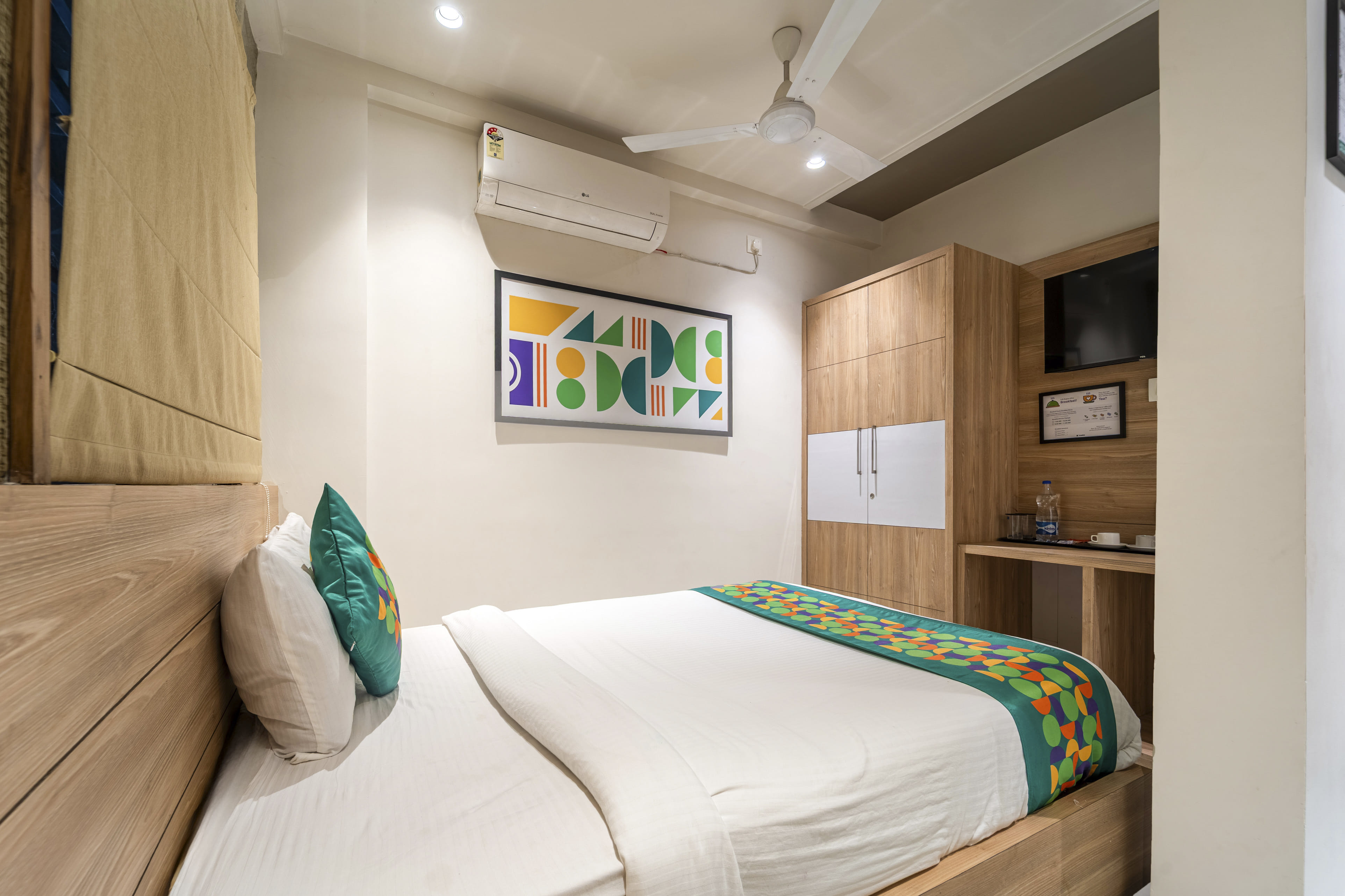 Solo room in Treebo MR Motel, 10 mins to Airport in undefined. Solo