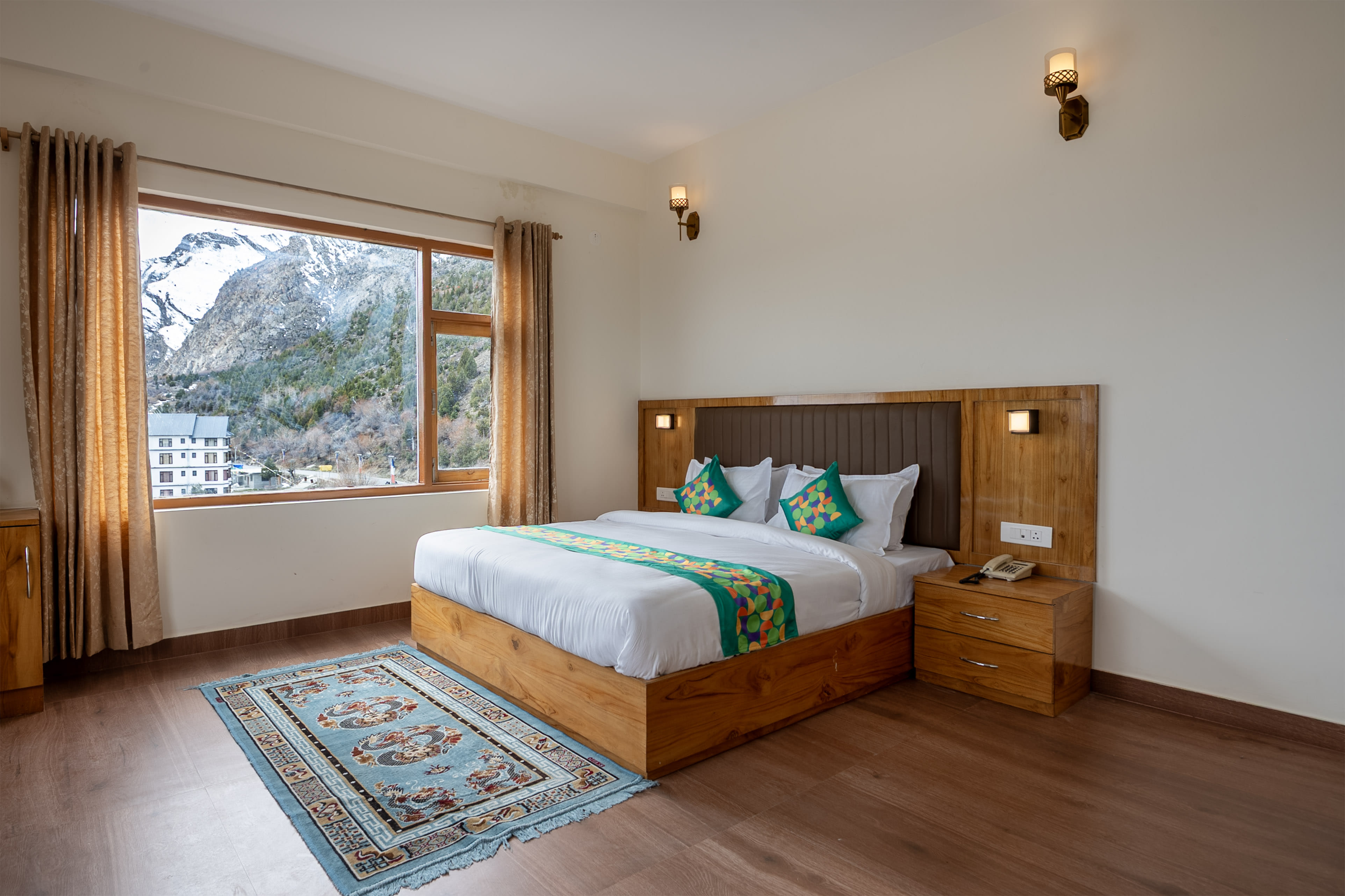 Premium room in Treebo Melag Jispa with Mountain View in undefined. 
