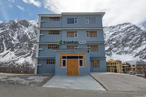 The facade of Treebo Melag Jispa with Mountain View in Jispa. 