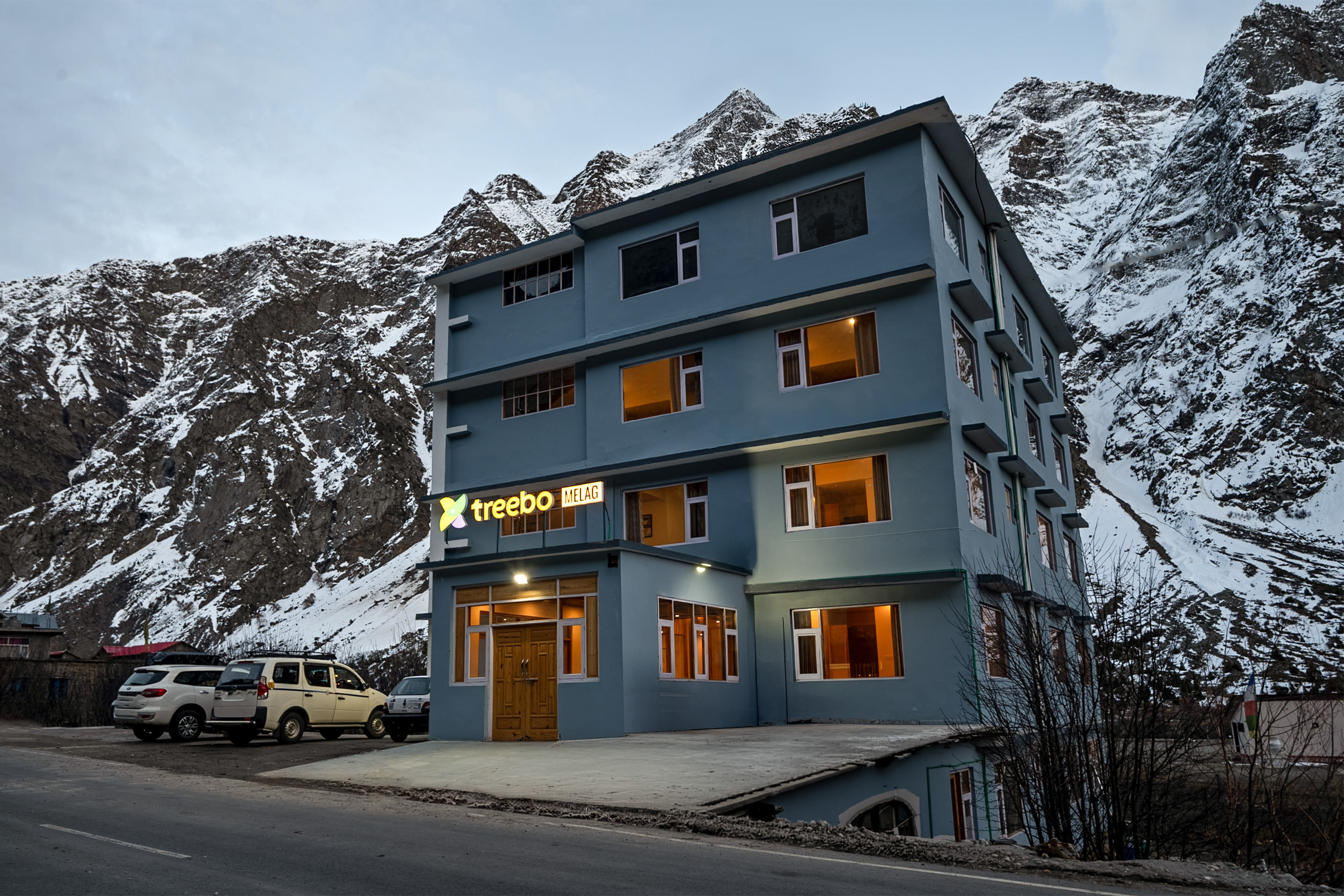 The facade of Treebo Melag Jispa with Mountain View in undefined. 