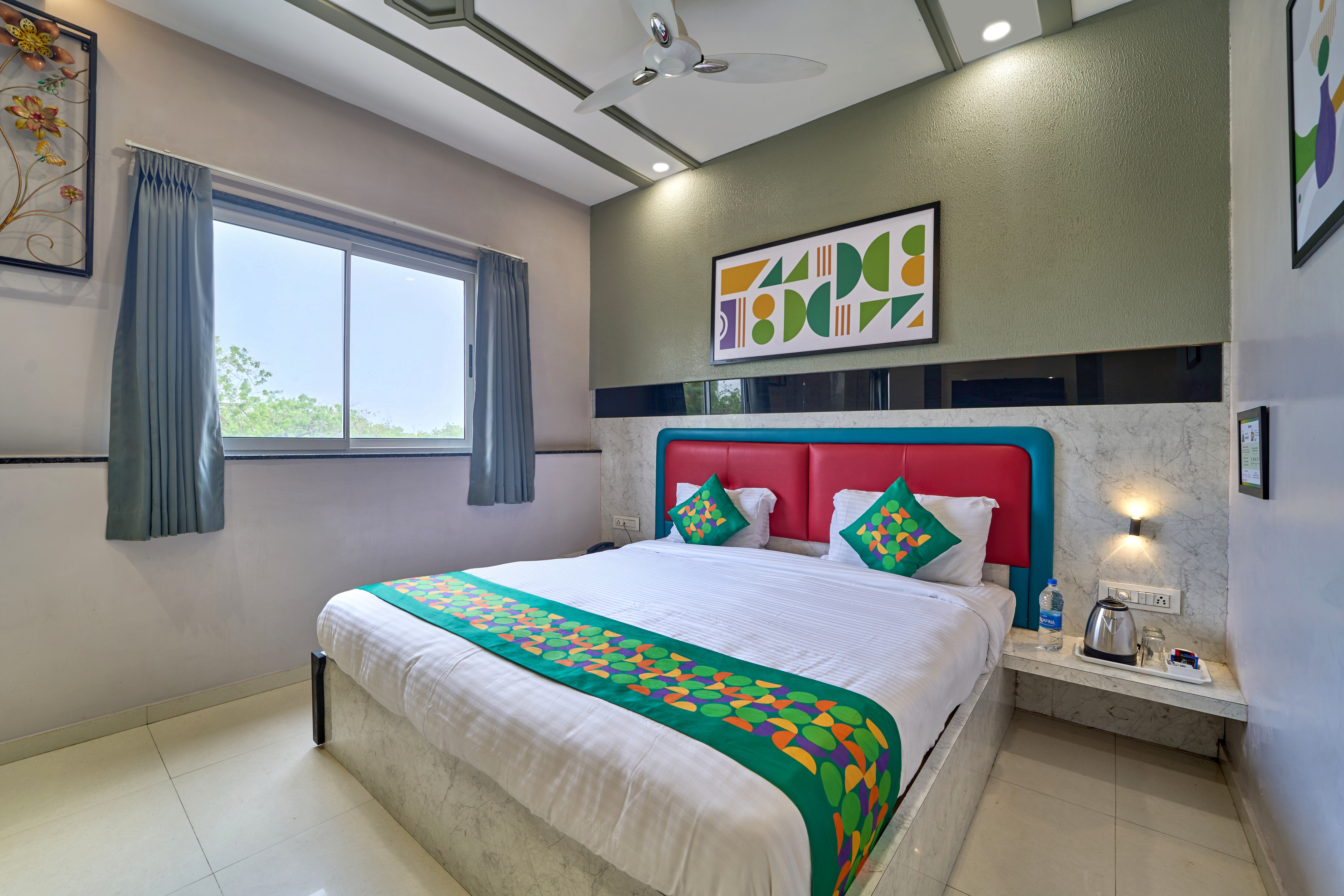 Deluxe room in Treebo Park View Villa in undefined. 