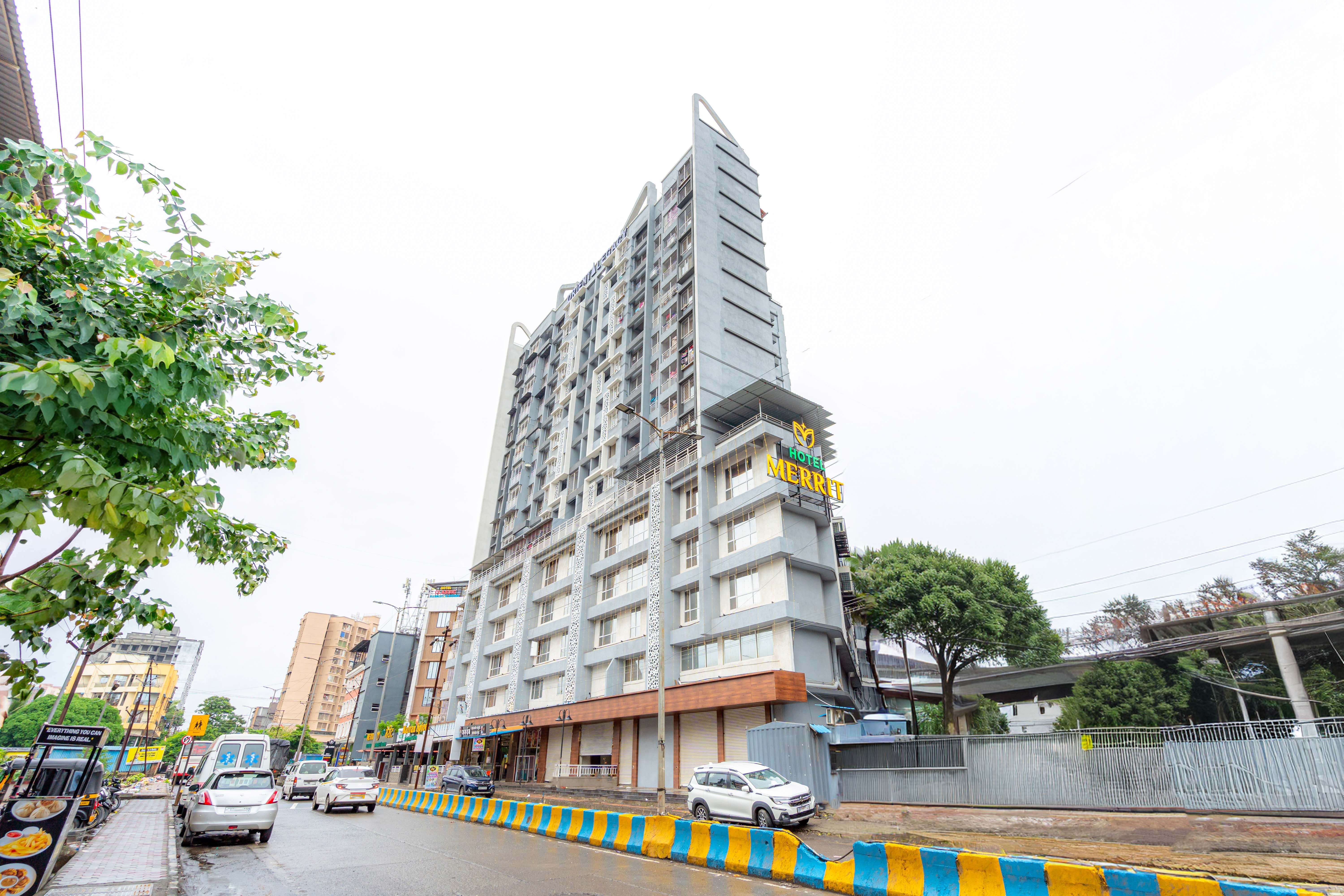 The facade of Treebo Premium Hotel Merrit in undefined.
