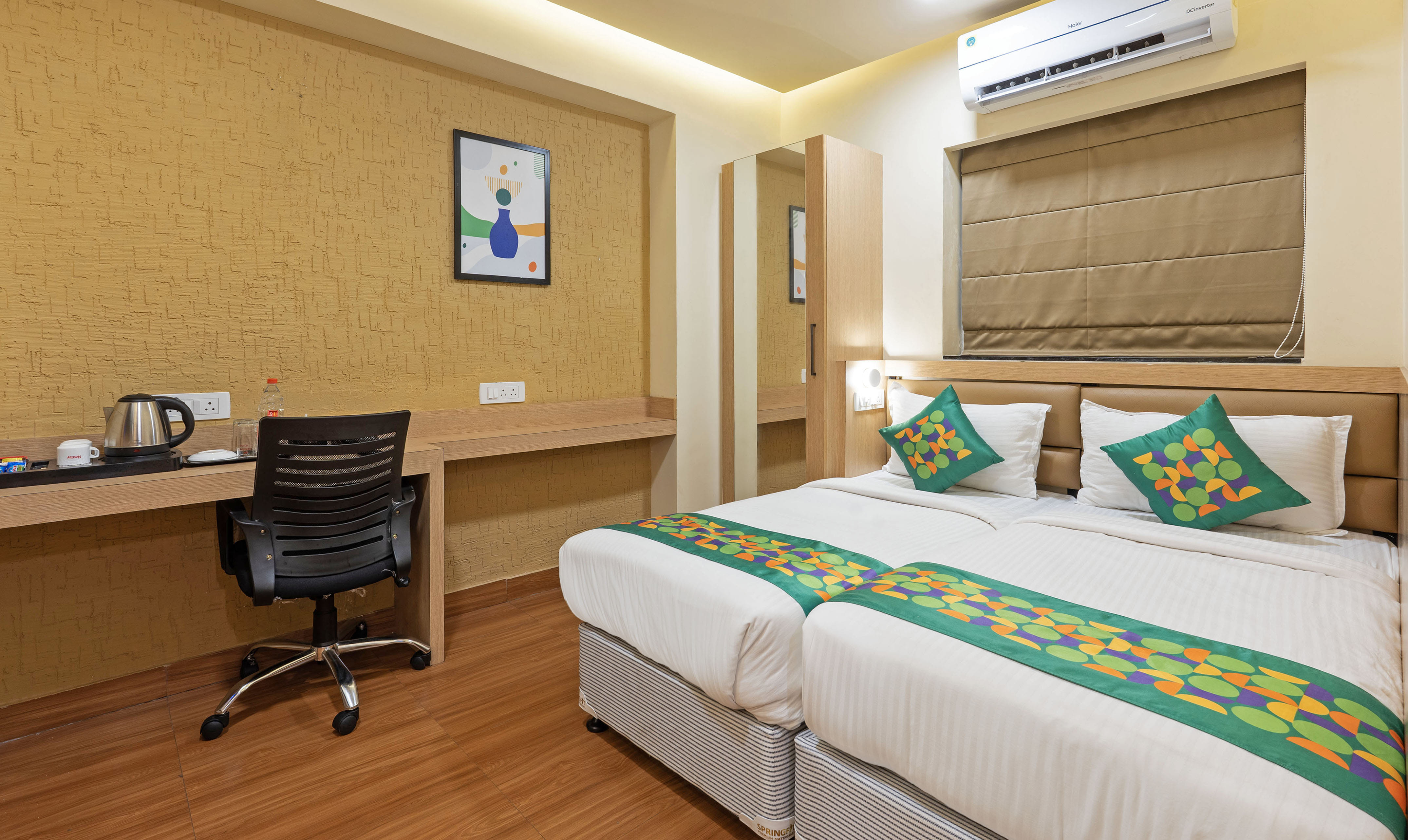 Solo room in Treebo Premium Nestlay Rooms Nungambakkam in undefined. Solo