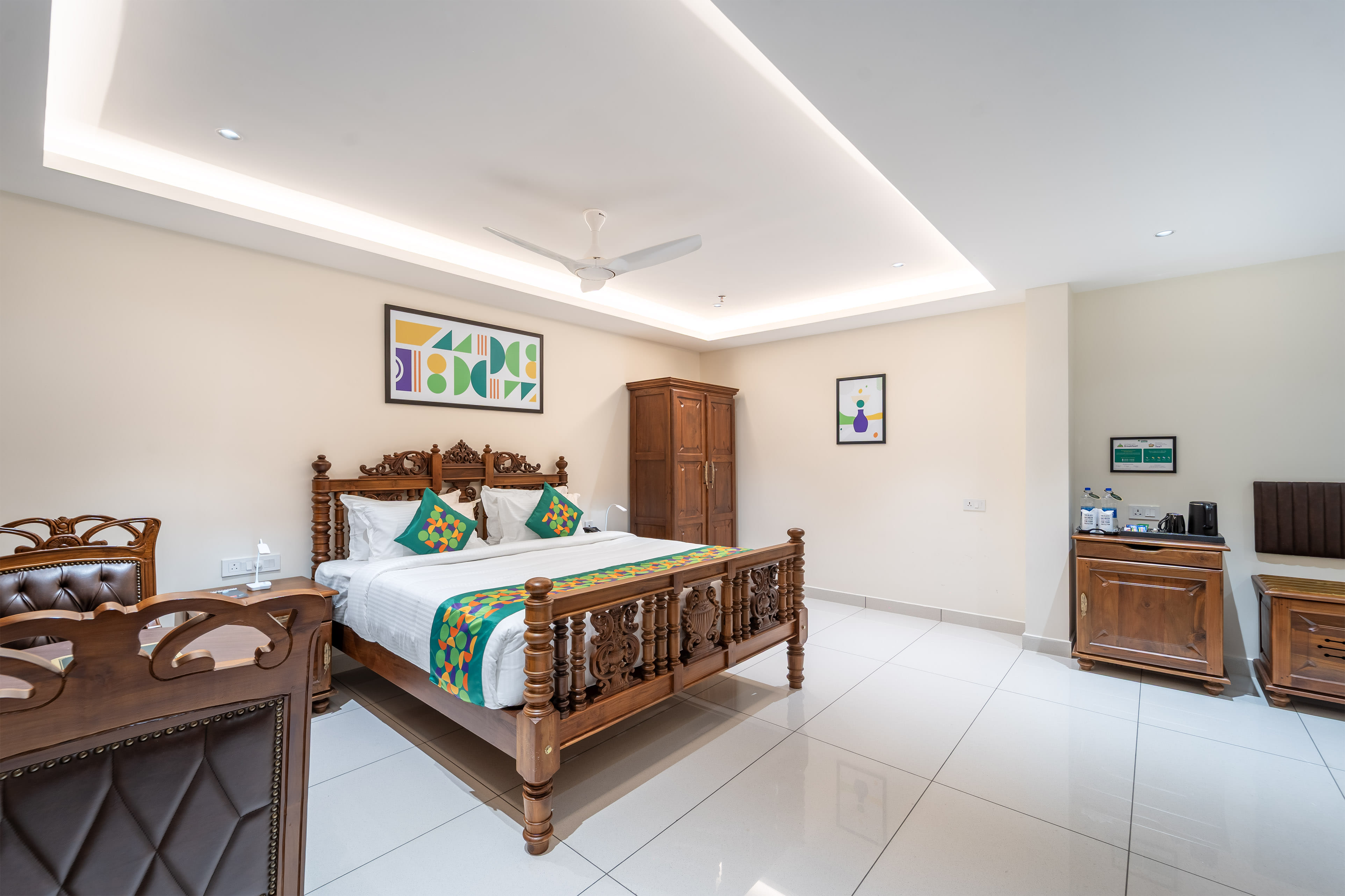 Deluxe room in Treebo Premium Silva Lux in undefined. 