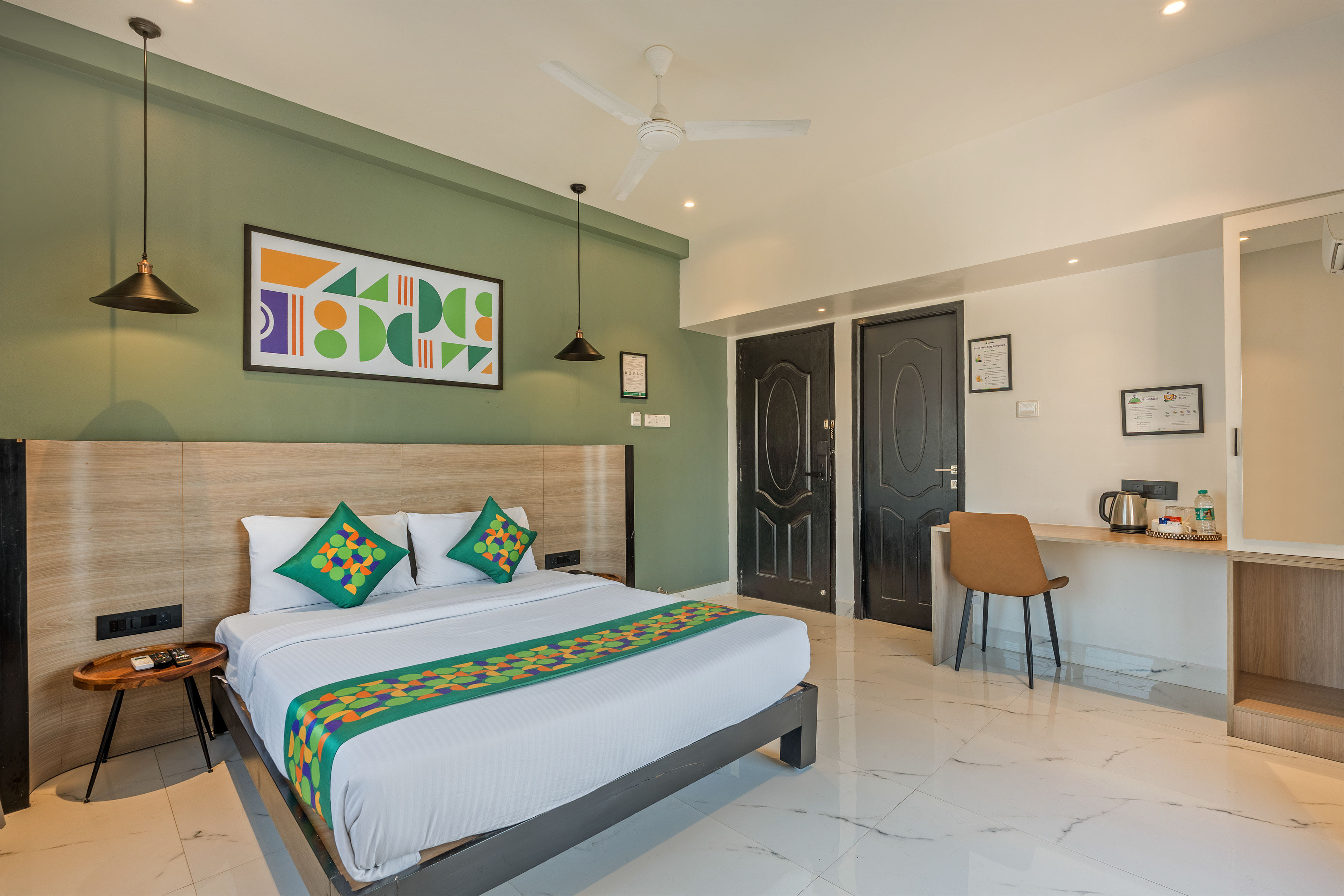 Deluxe room in Treebo Premium Vapr Ashok Nagar in undefined. 