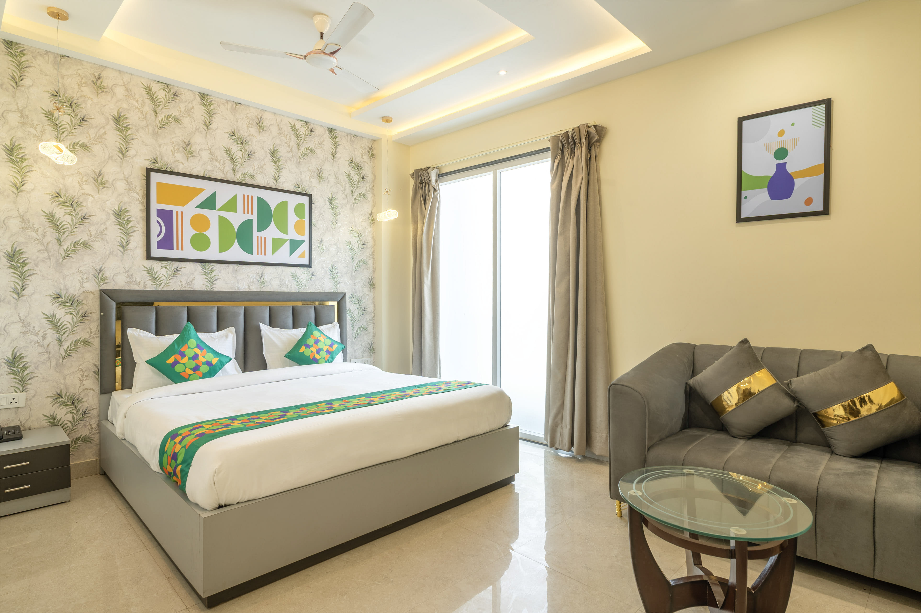 Deluxe room in Treebo Royal Divine in undefined. 