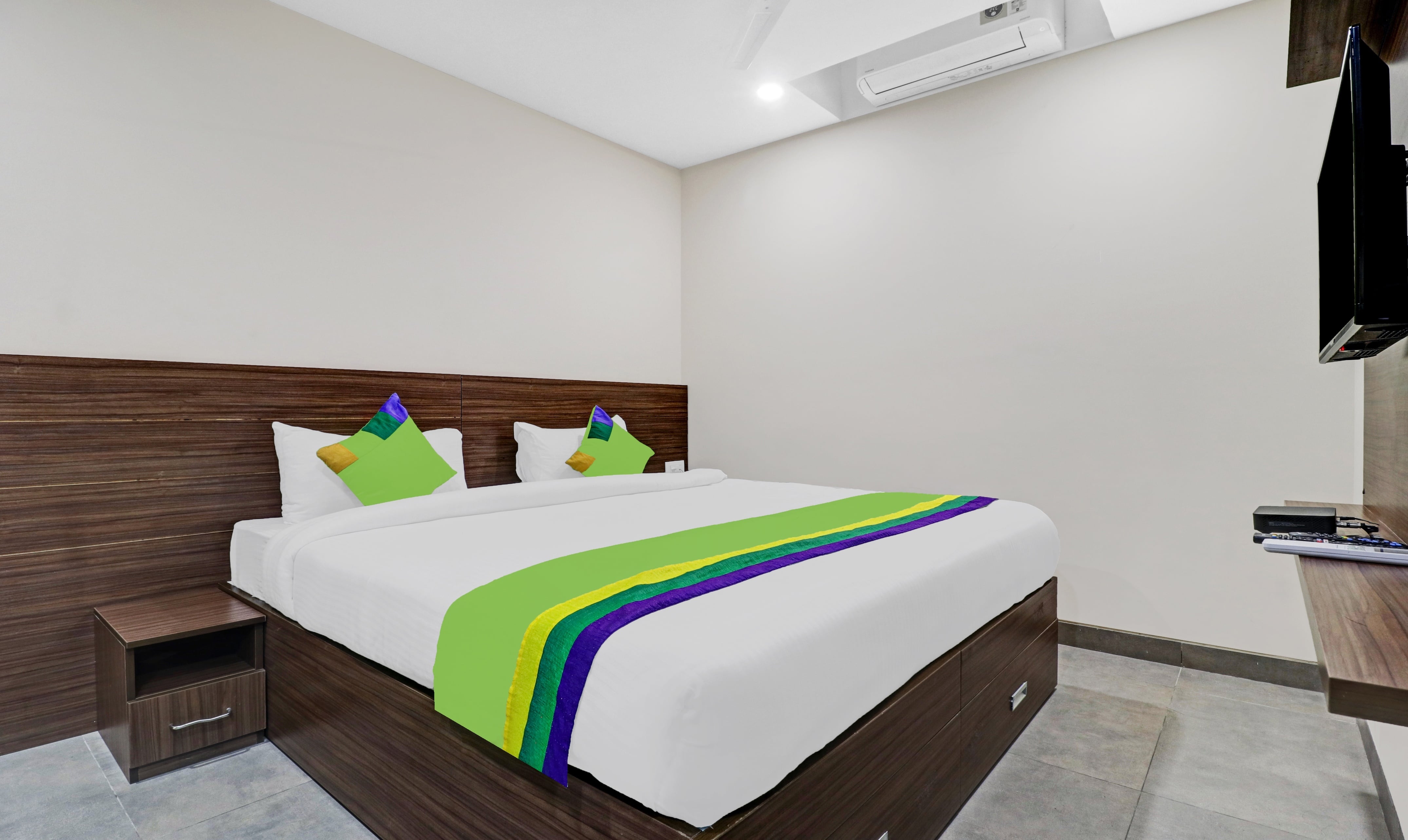 Standard room in Treebo SRS Purple Orchid in undefined. 