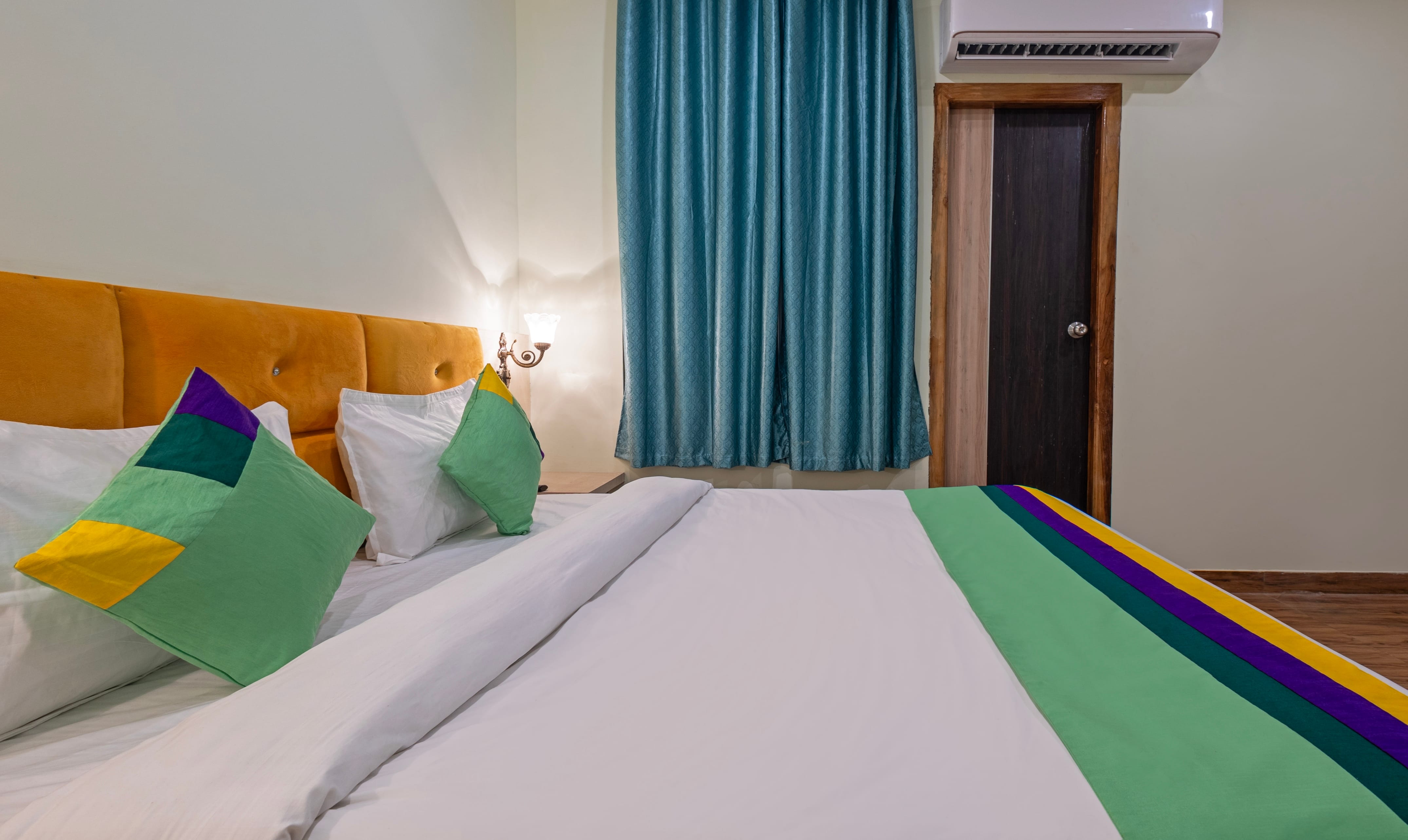 Standard room in Treebo Shakuntalam, Near Lucknow Airport in undefined. 
