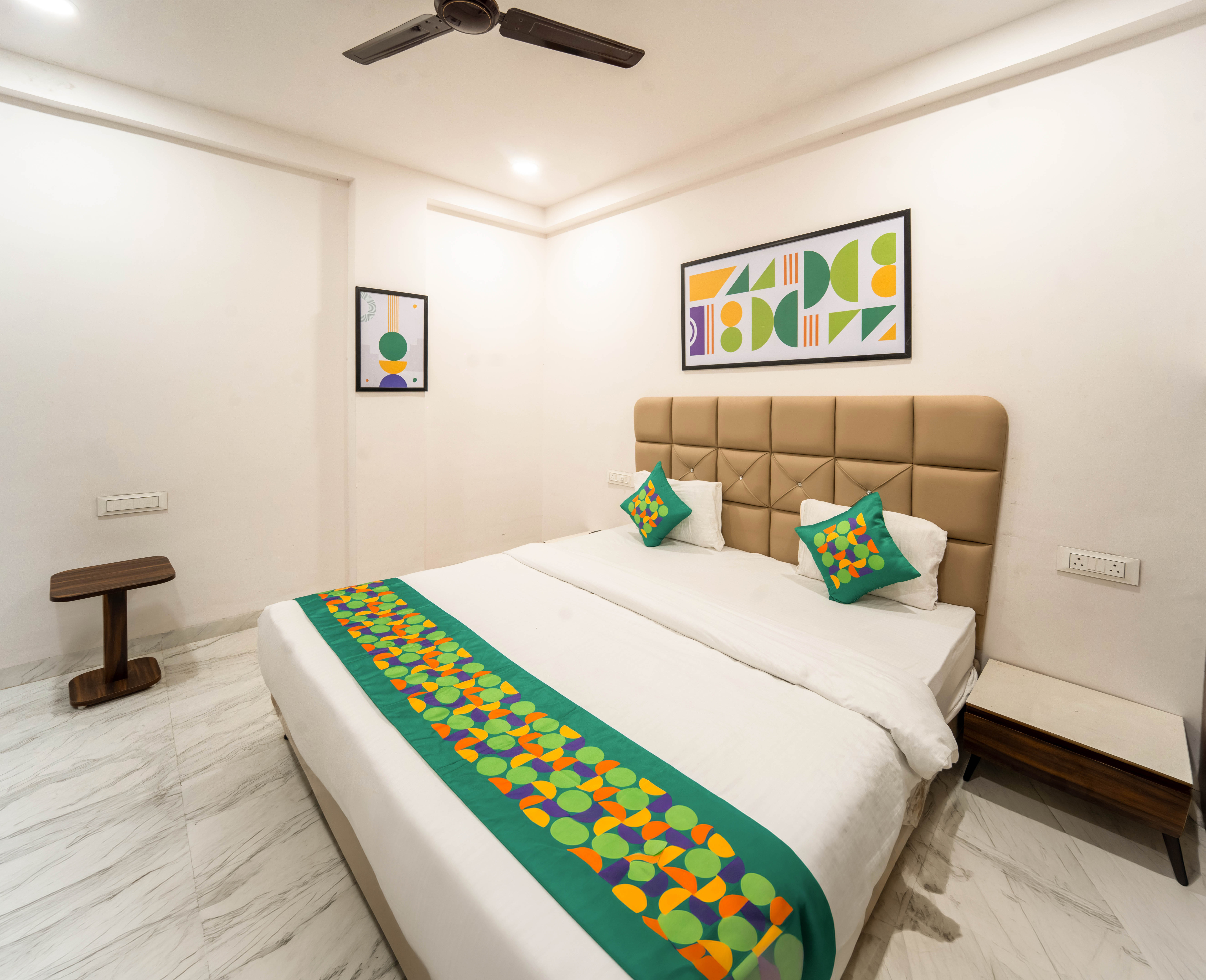 Standard room in Treebo Shridhar Stay in undefined. 