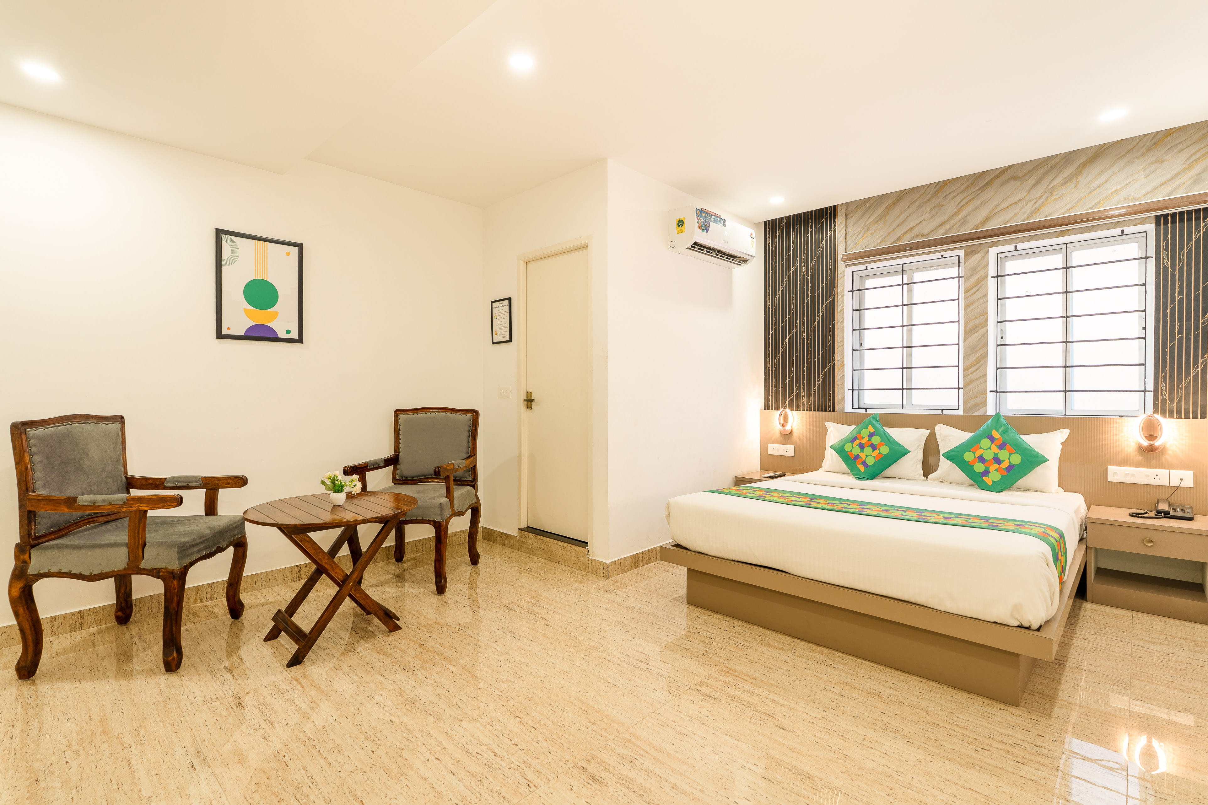 Deluxe room in Treebo Skyline in undefined. 