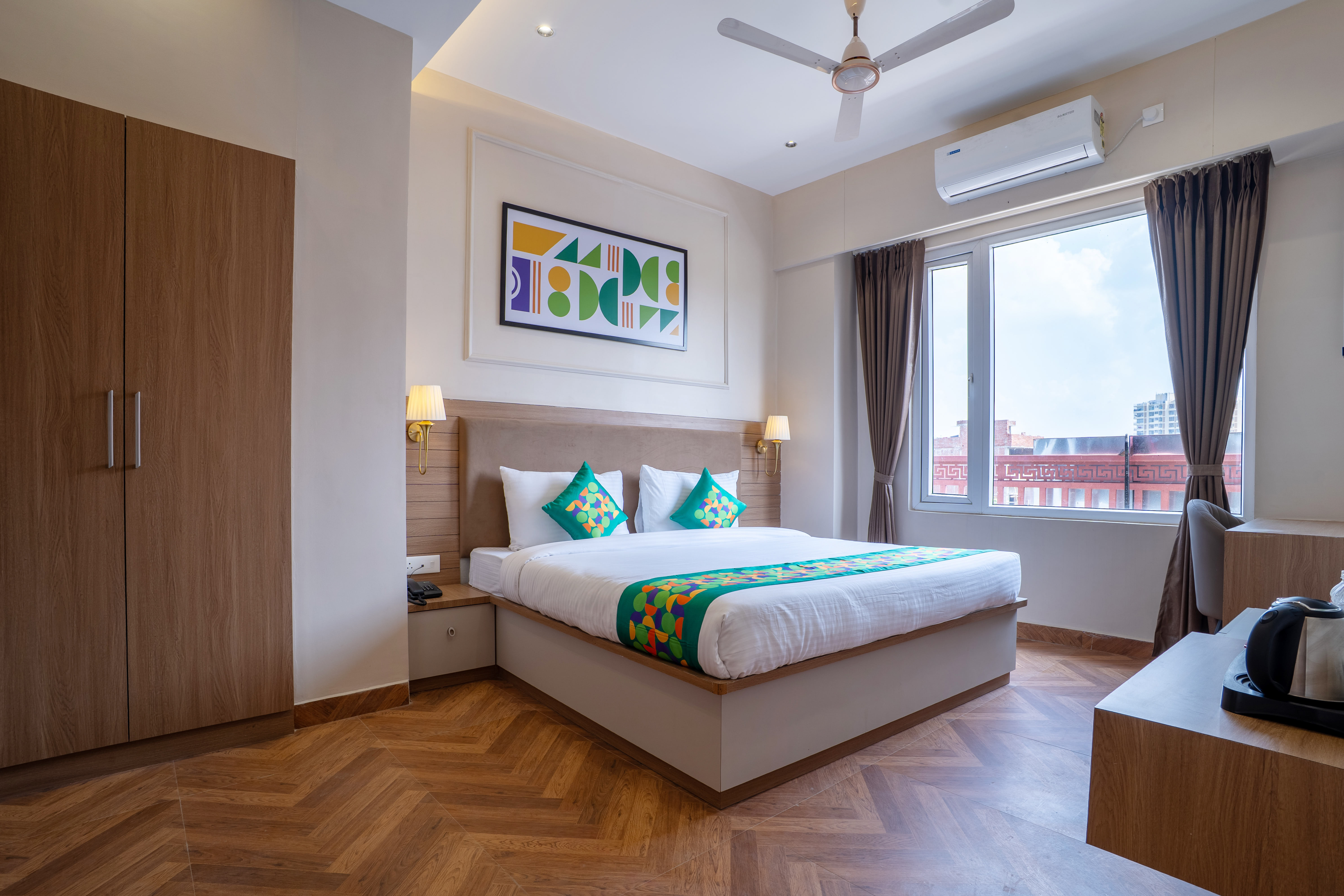 Deluxe room in Treebo The Picasso in undefined.