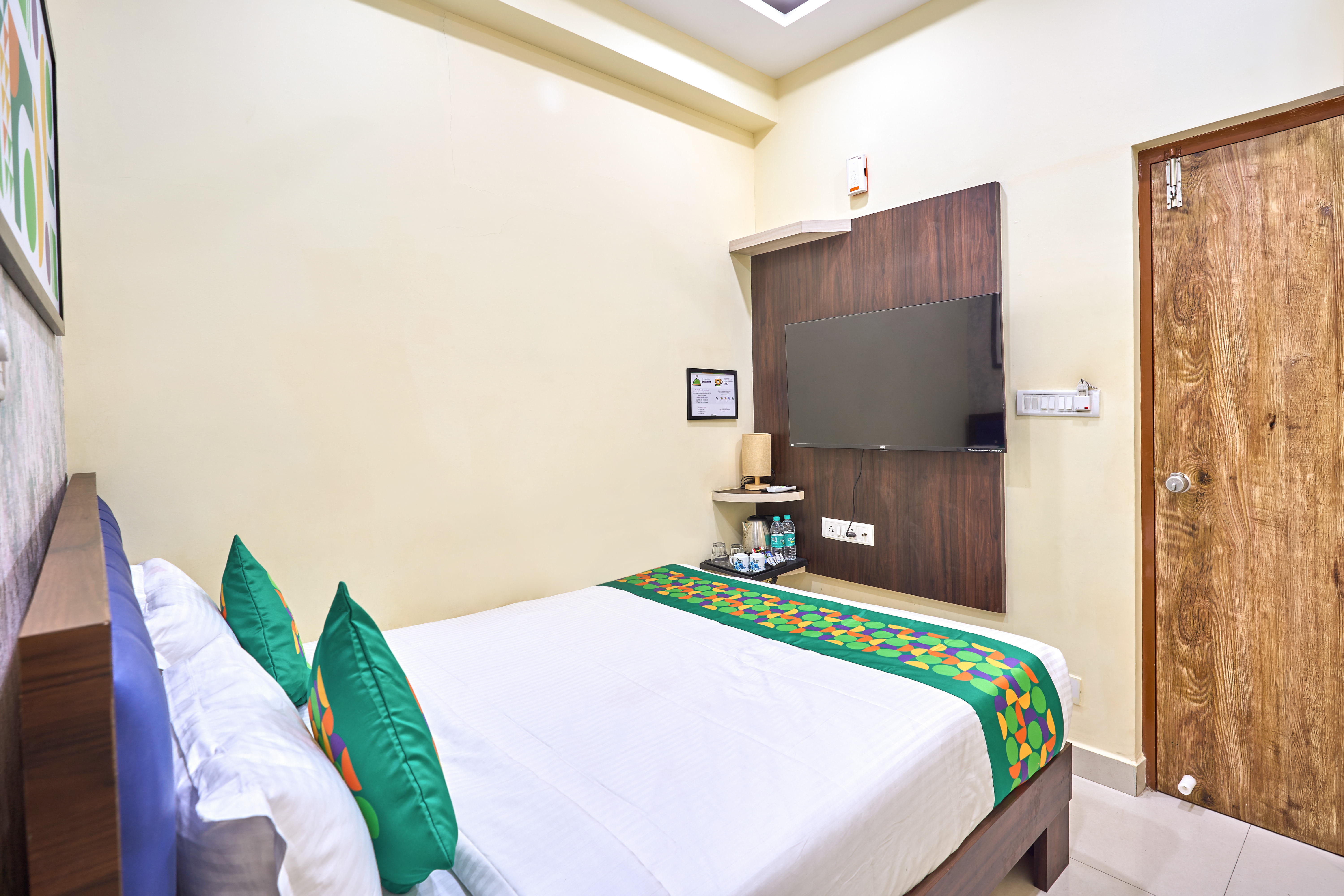 Solo room in Treebo Three Street Inn RR Nagar in undefined. 