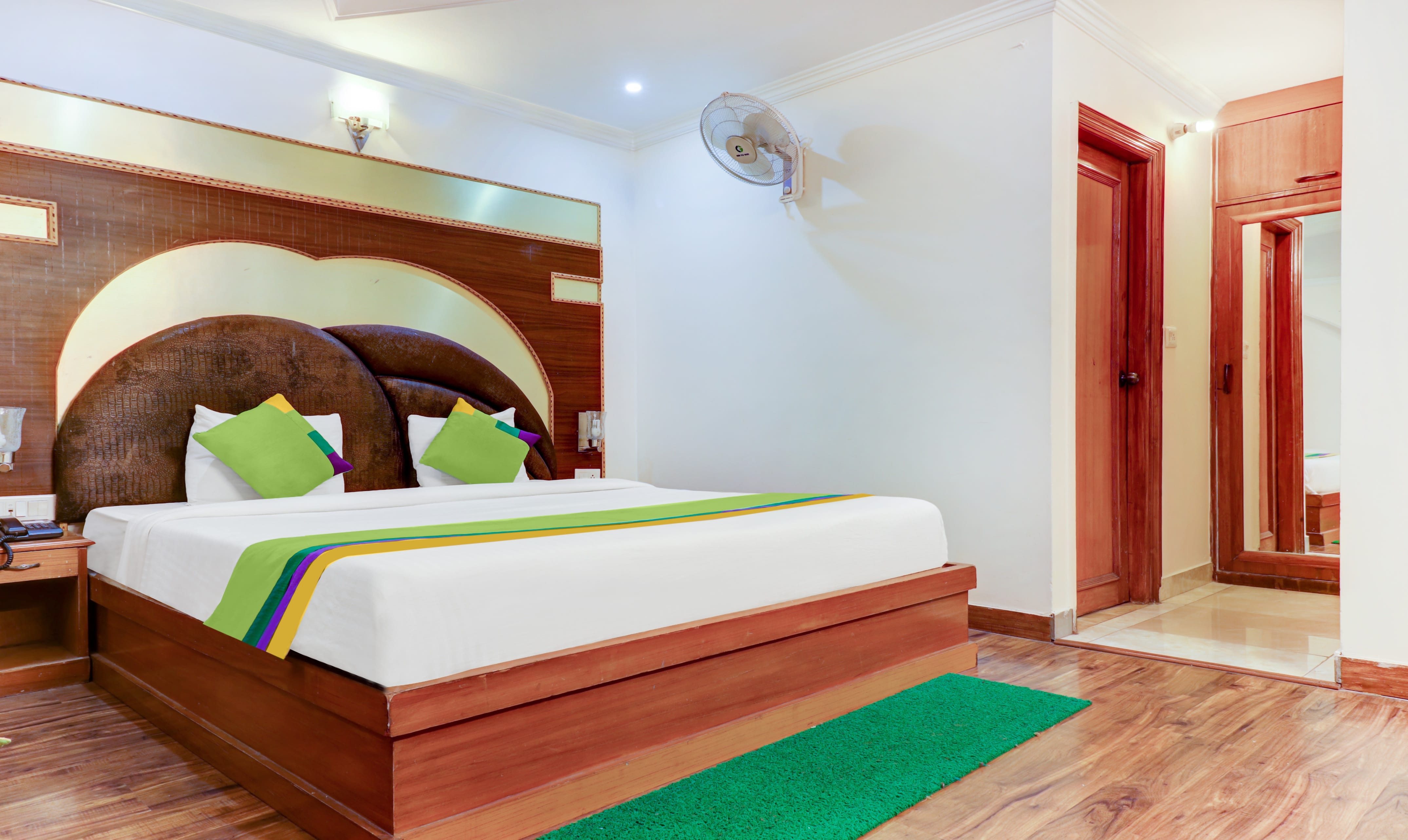 Premium room in Treebo Calista, Patel Nagar in undefined. Spacious Room