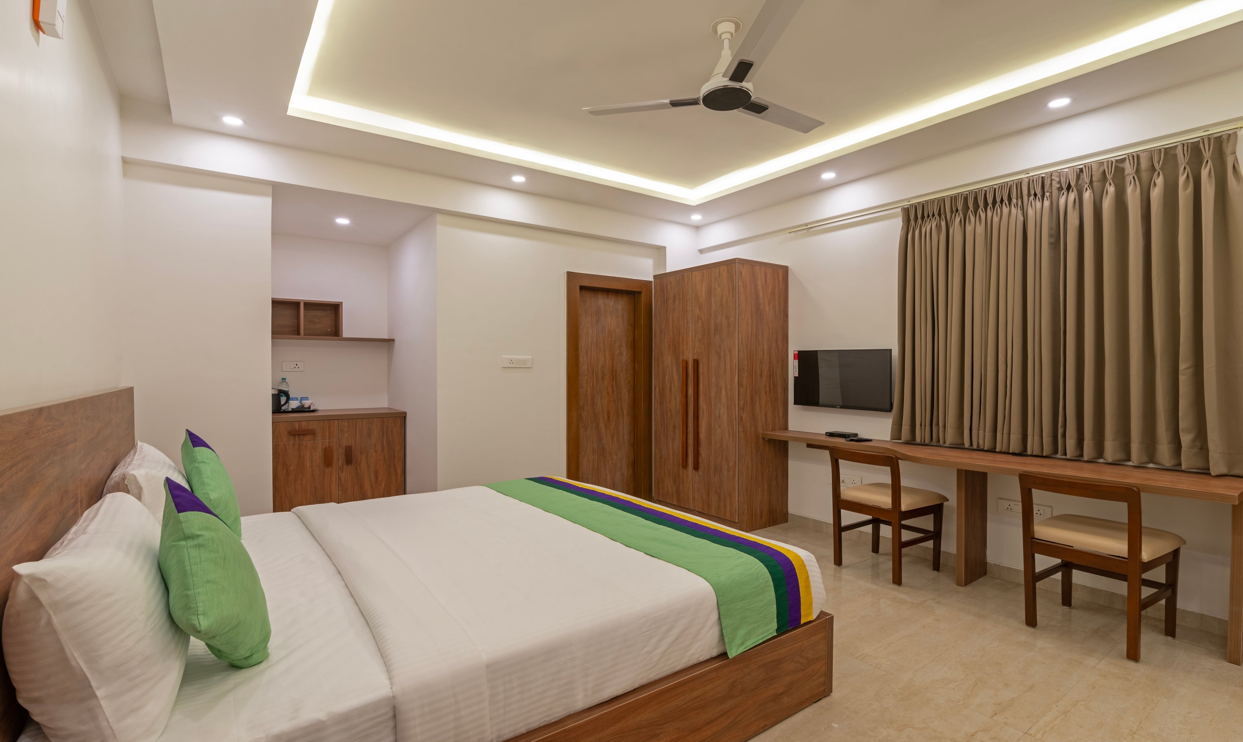 Deluxe room in Treebo Global Stay, Jayanagar in undefined. 