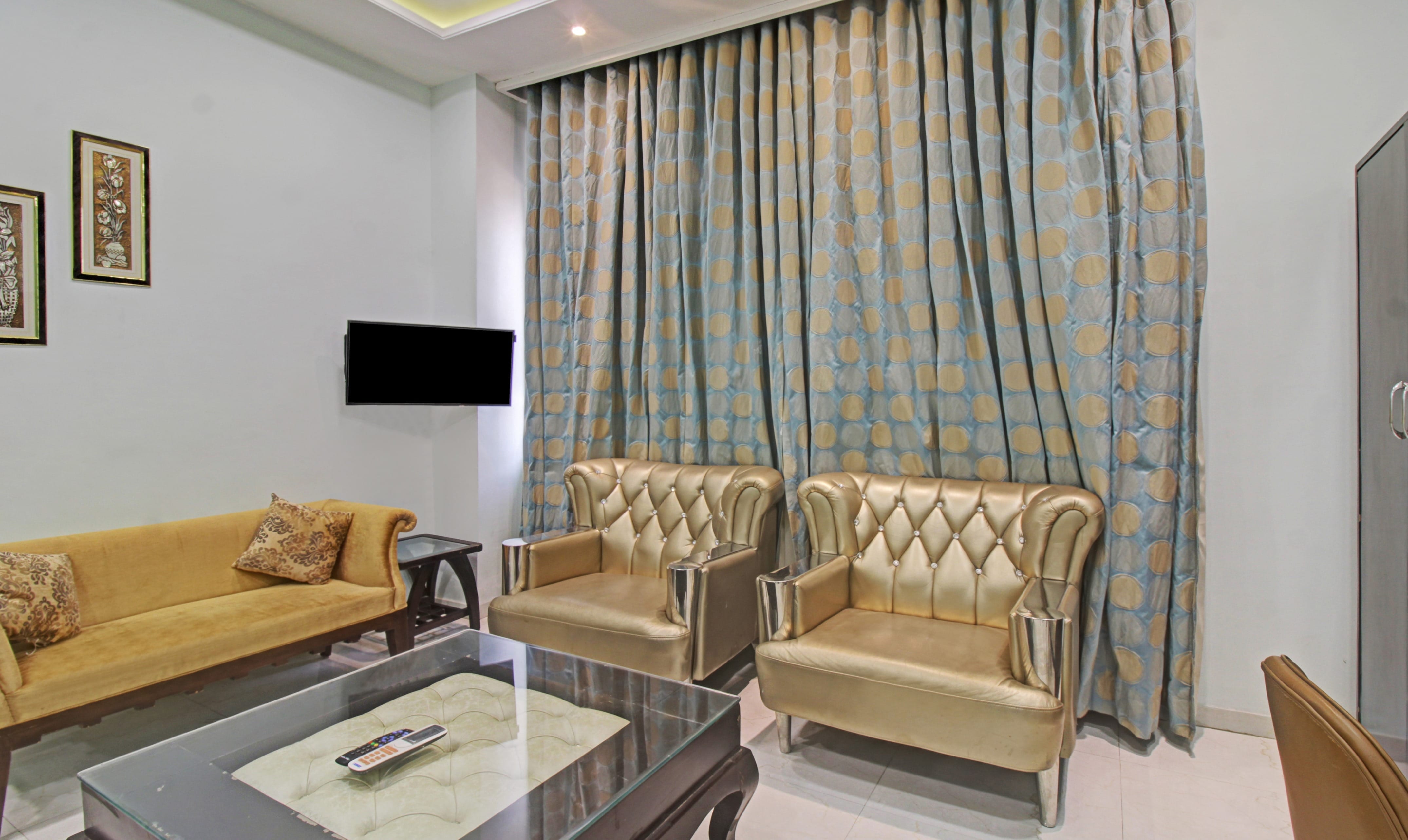 Deluxe room in Hotel Prime Churned in undefined. Deluxe