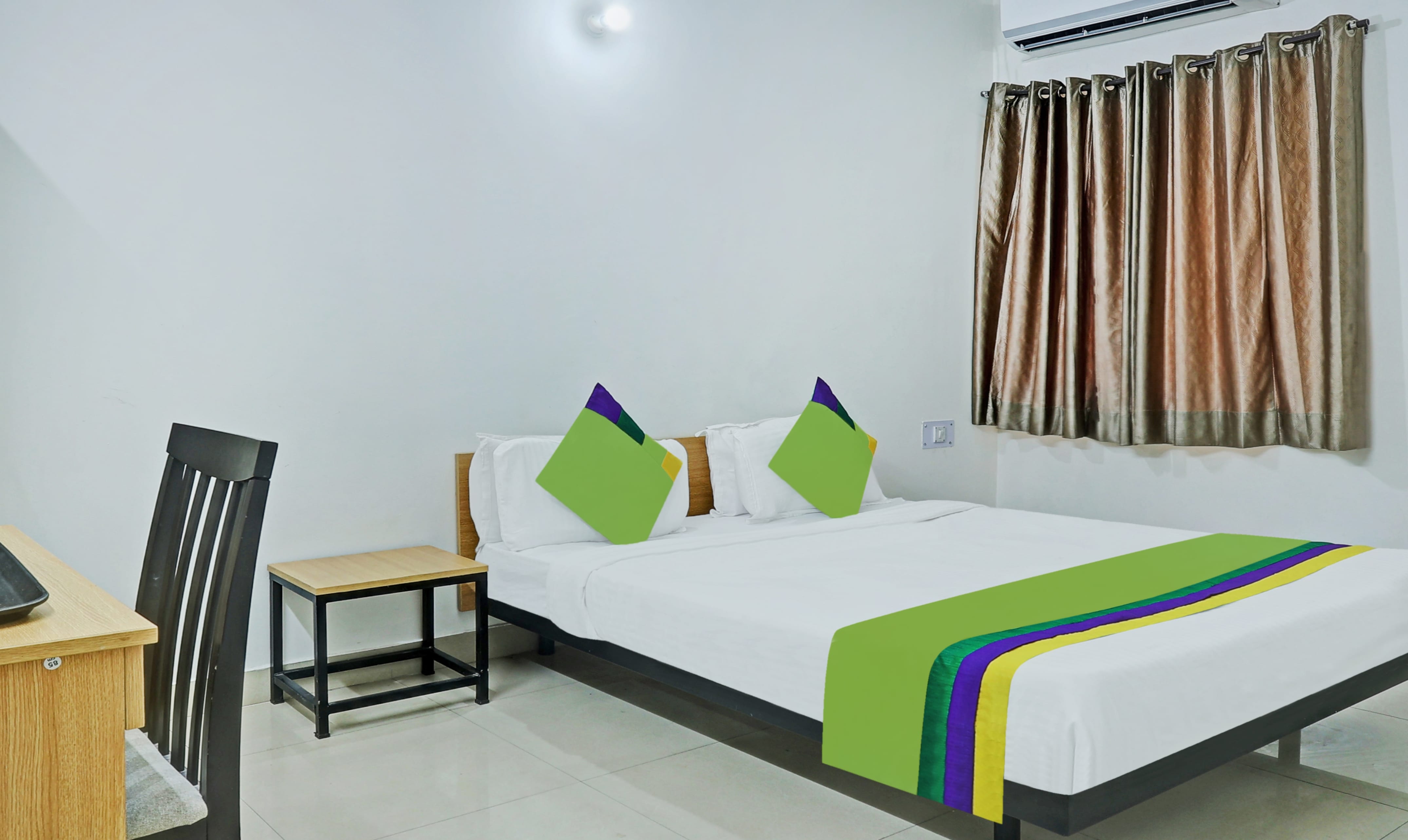 Deluxe room in Hotel Skyline Churned in undefined. Amenities aplenty