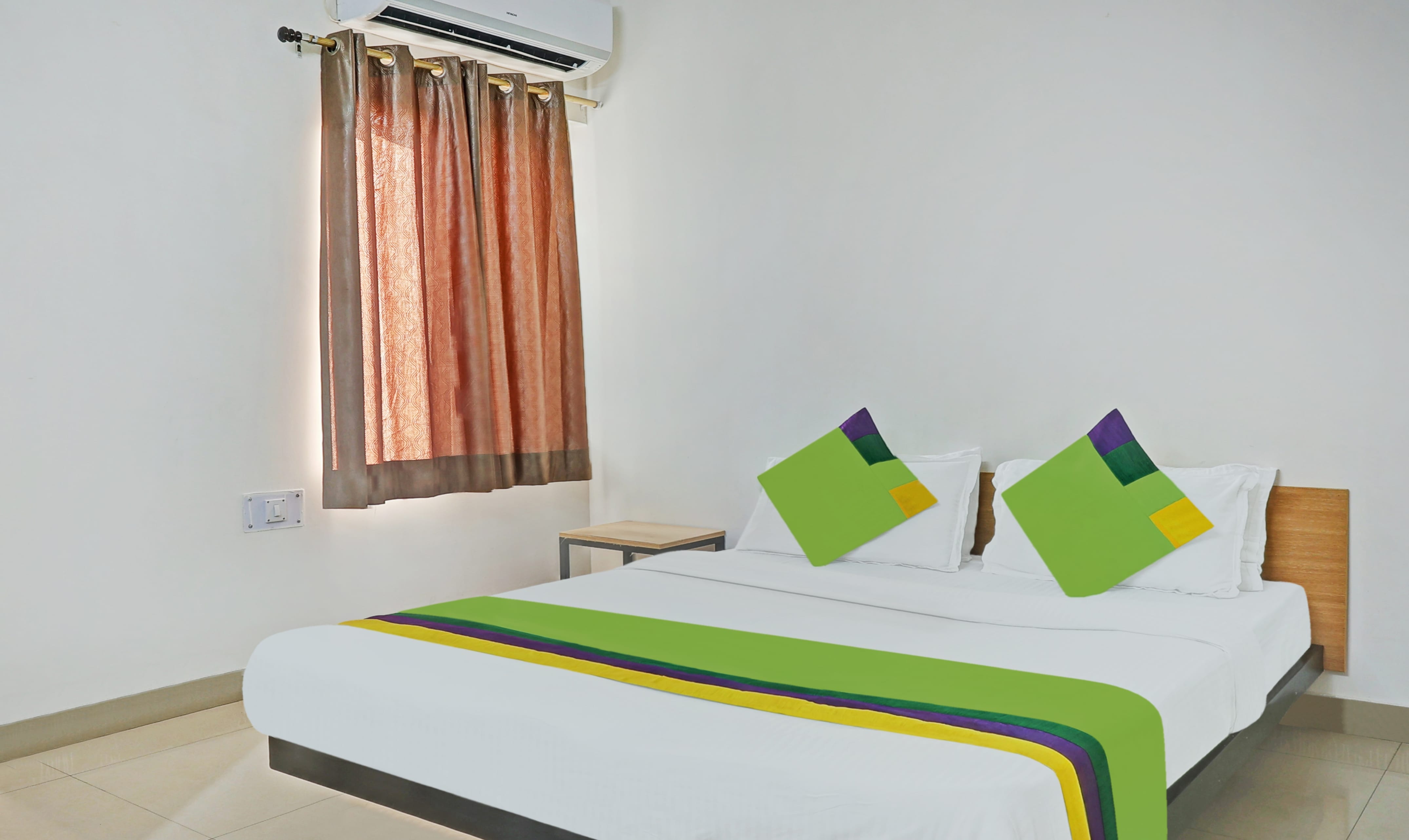 Standard room in Hotel Skyline Churned in undefined. Well-lighted rooms