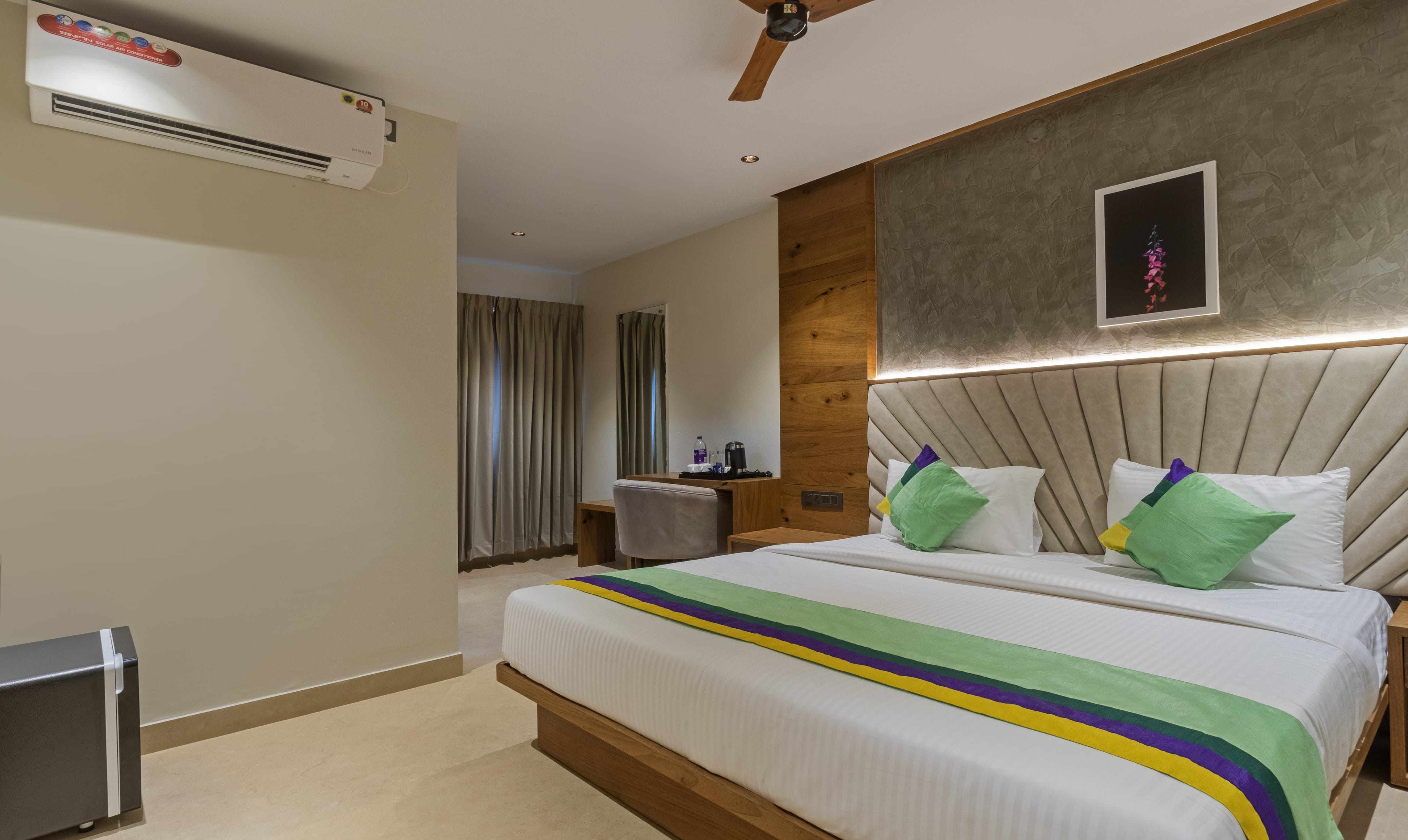 Deluxe room in Treebo Tiba in undefined. Deluxe